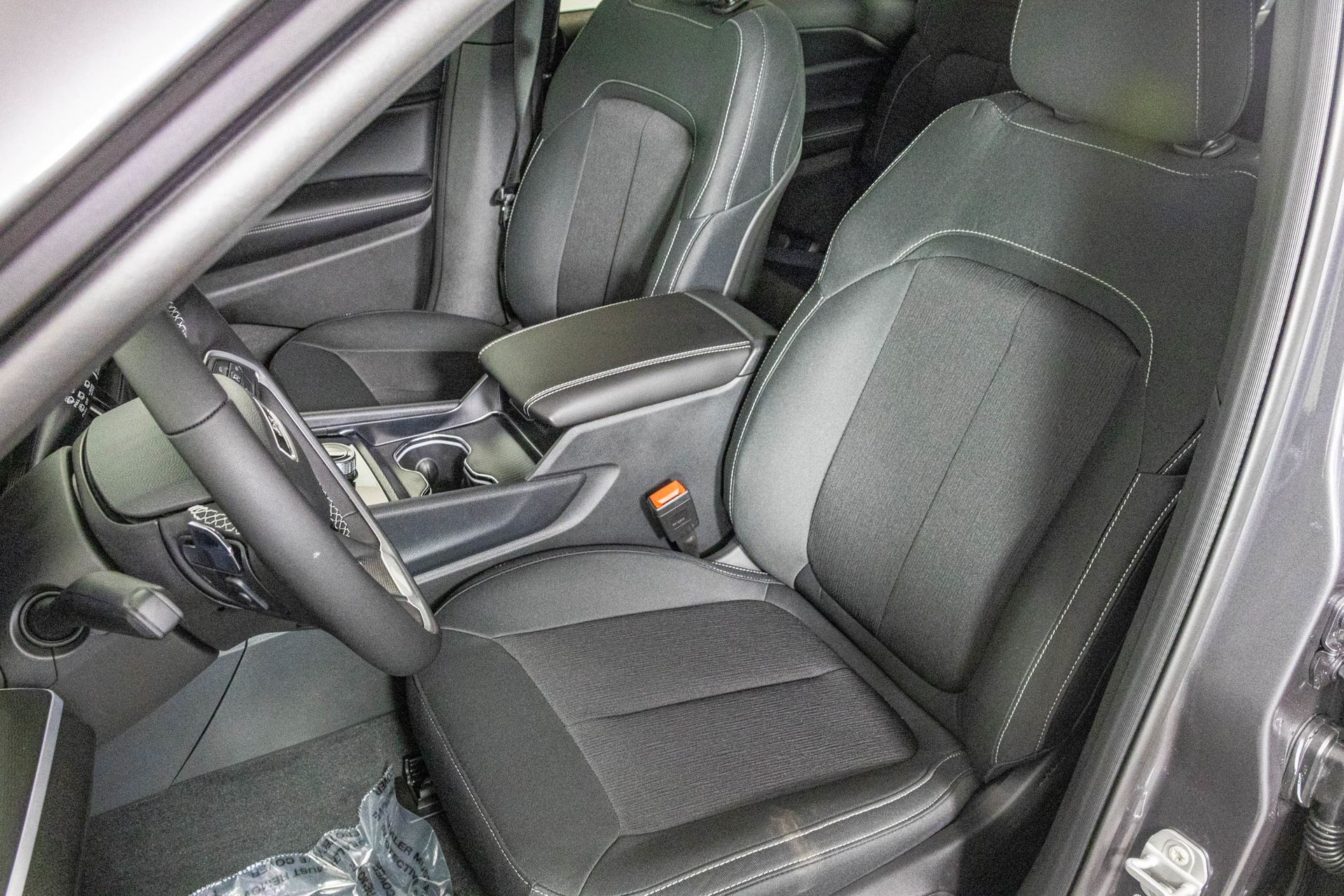 2025 JEEP GRAND CHEROKEE L - Image 17