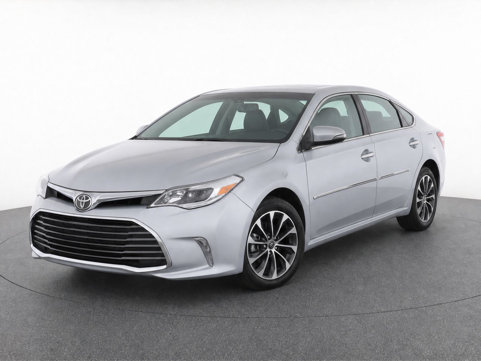 Celestial Silver Metallic 2018 Toyota Avalon Sedan Front-Wheel Drive 6-Speed Automatic