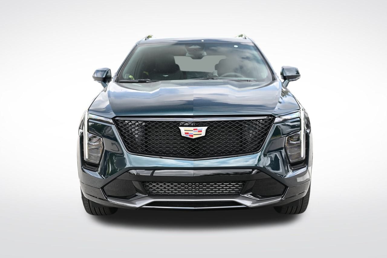 2024 Cadillac XT4 Sport 8