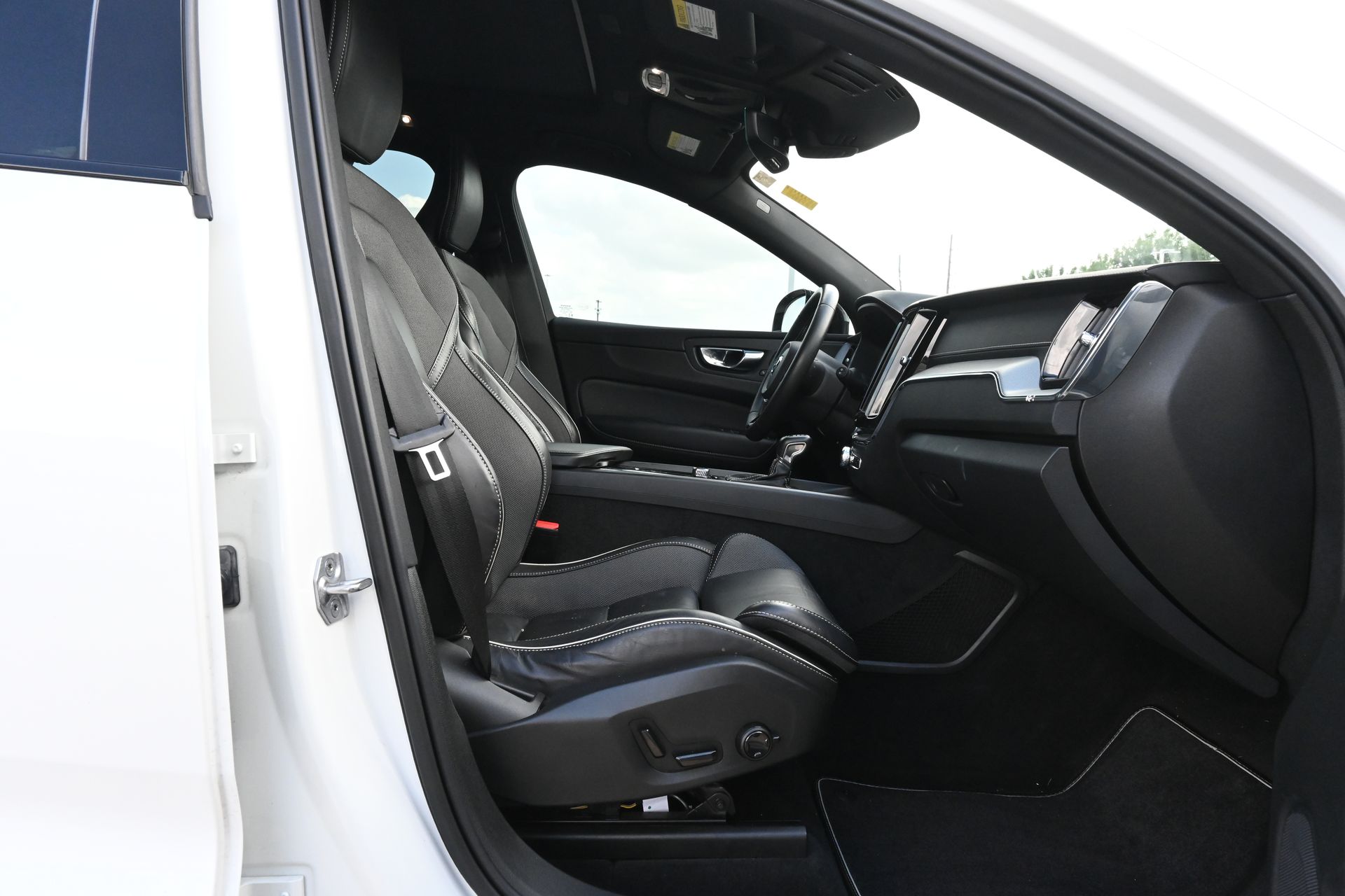 2021 Volvo XC60 T5 R-Design White at Ultimate Motorsports