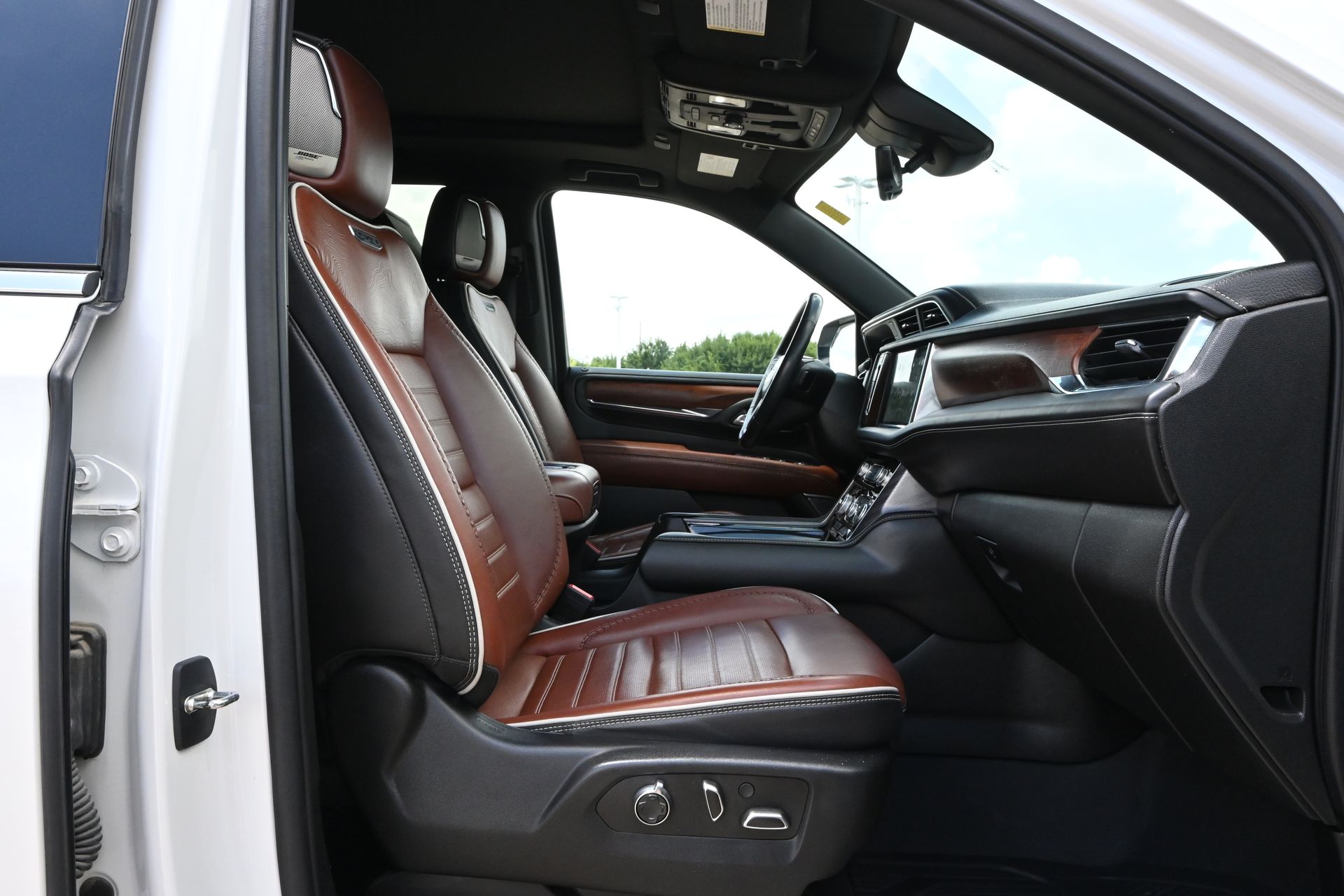 2023 GMC Yukon Denali Ultimate White at Classic Elite Chevrolet Hwy 6