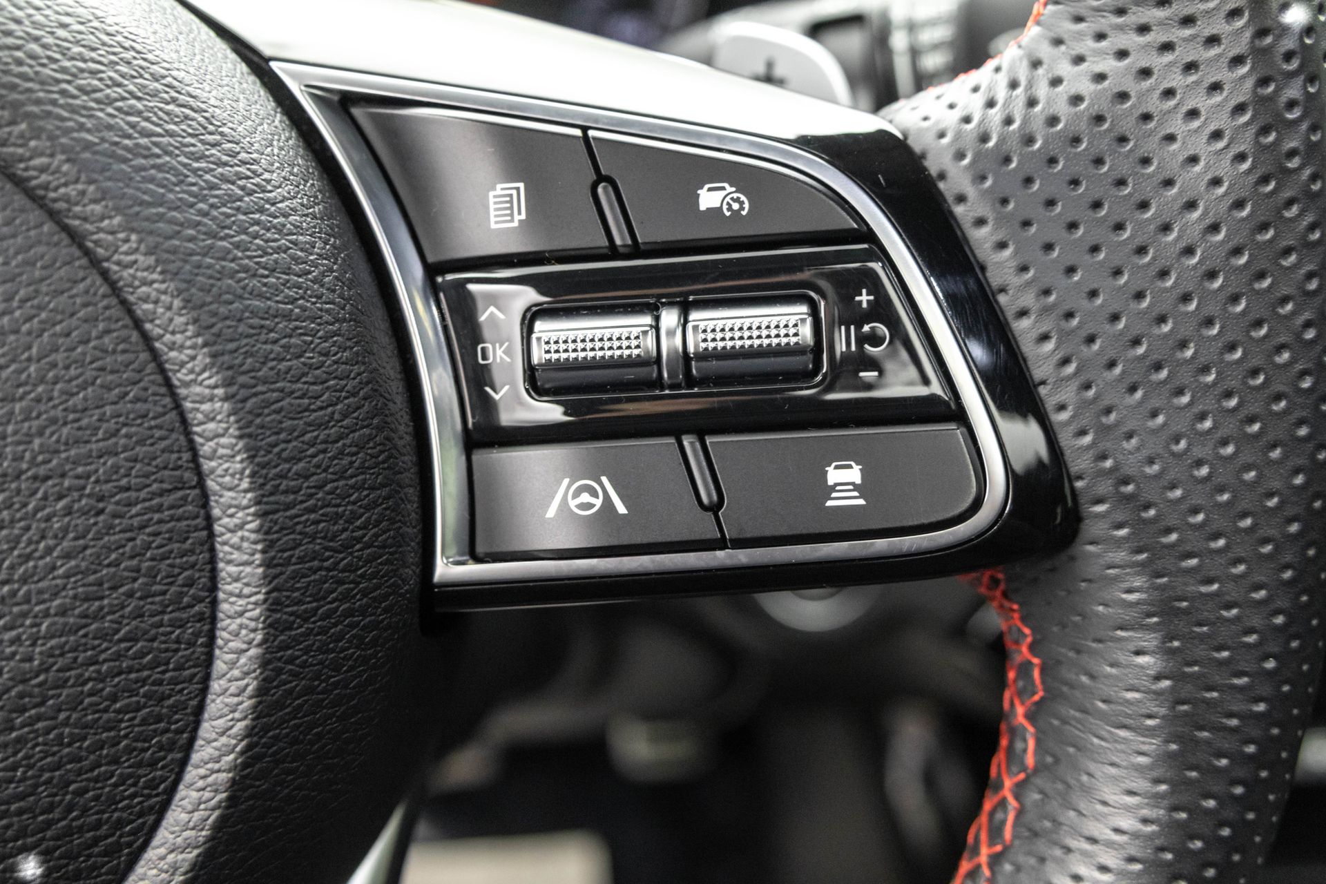 2022 KIA FORTE - Image 22