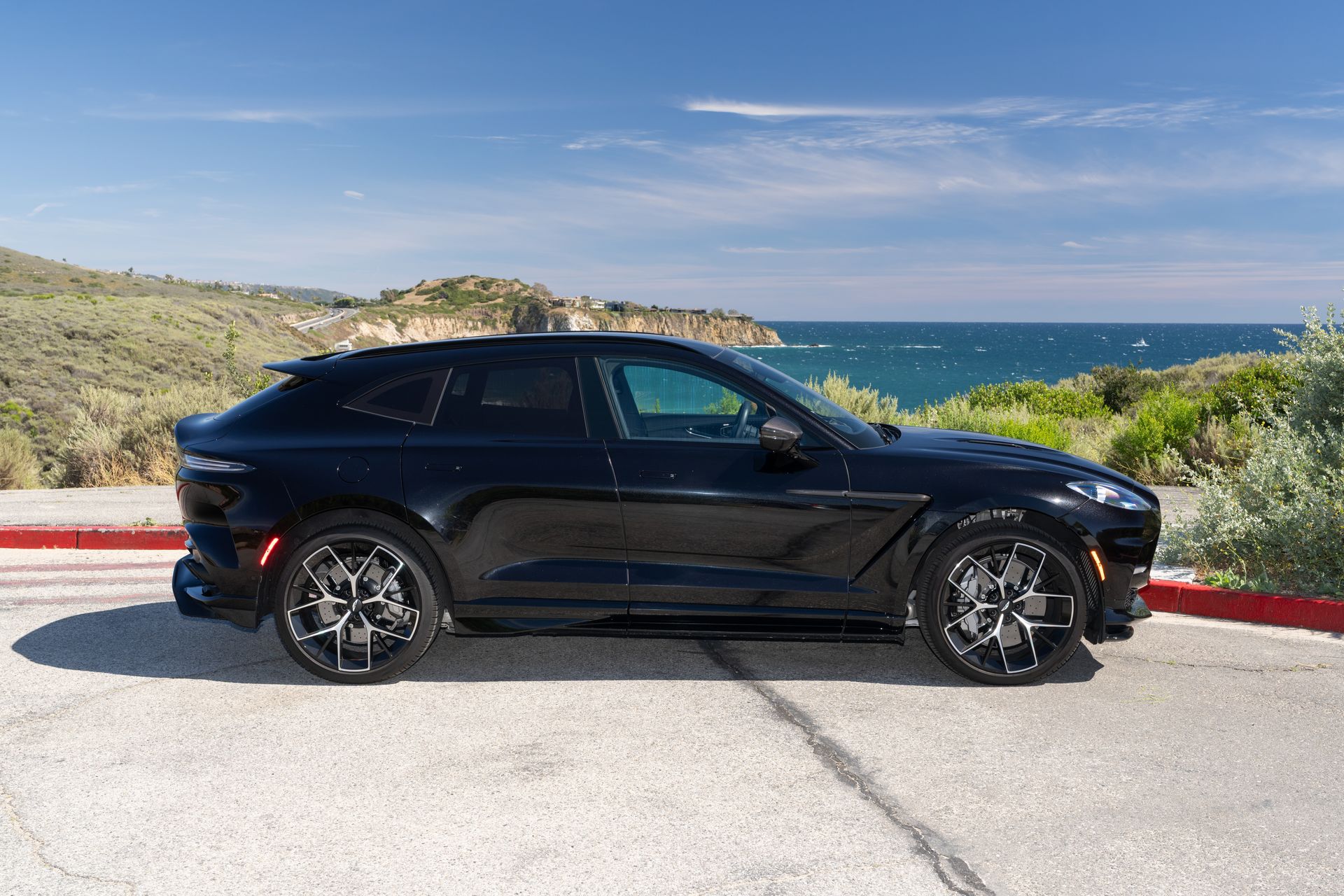 Aston Martin 2025 DBX 707