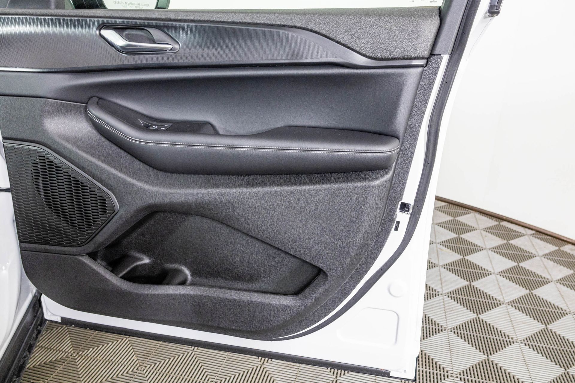 2025 JEEP GRAND CHEROKEE - Image 33