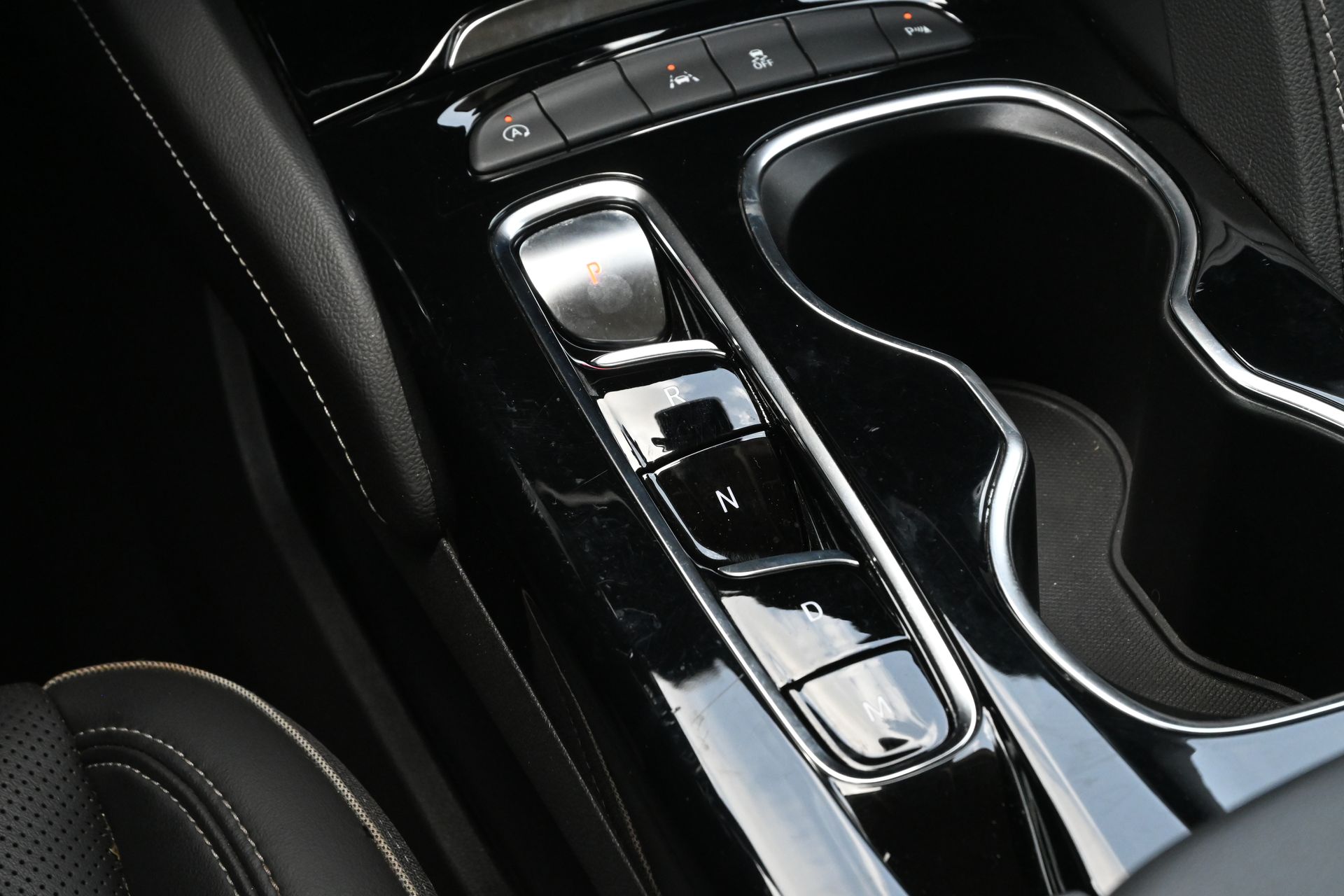 2023 Buick Envision Essence Black at Baytown Hyundai