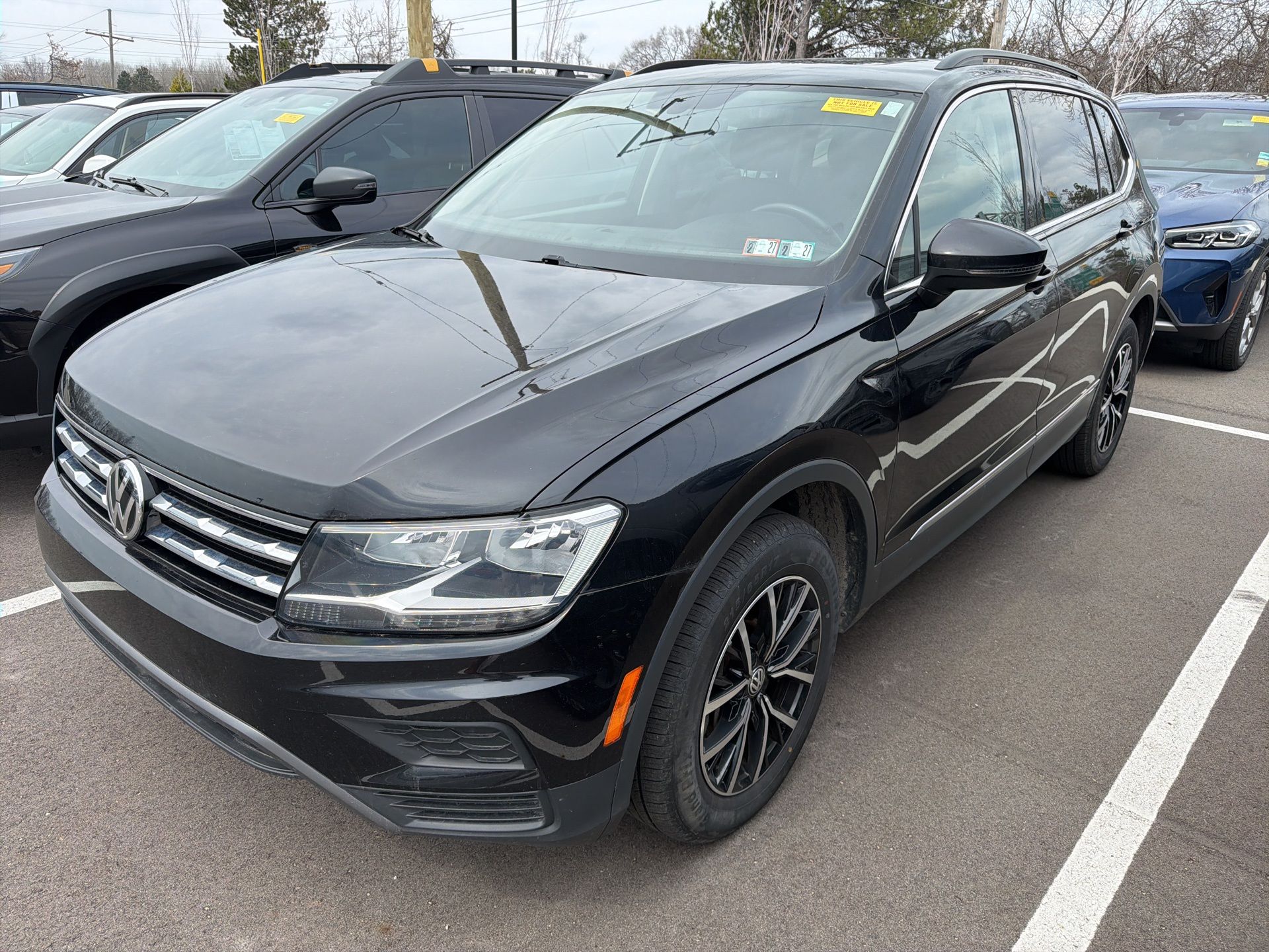 View vehicle photo 3