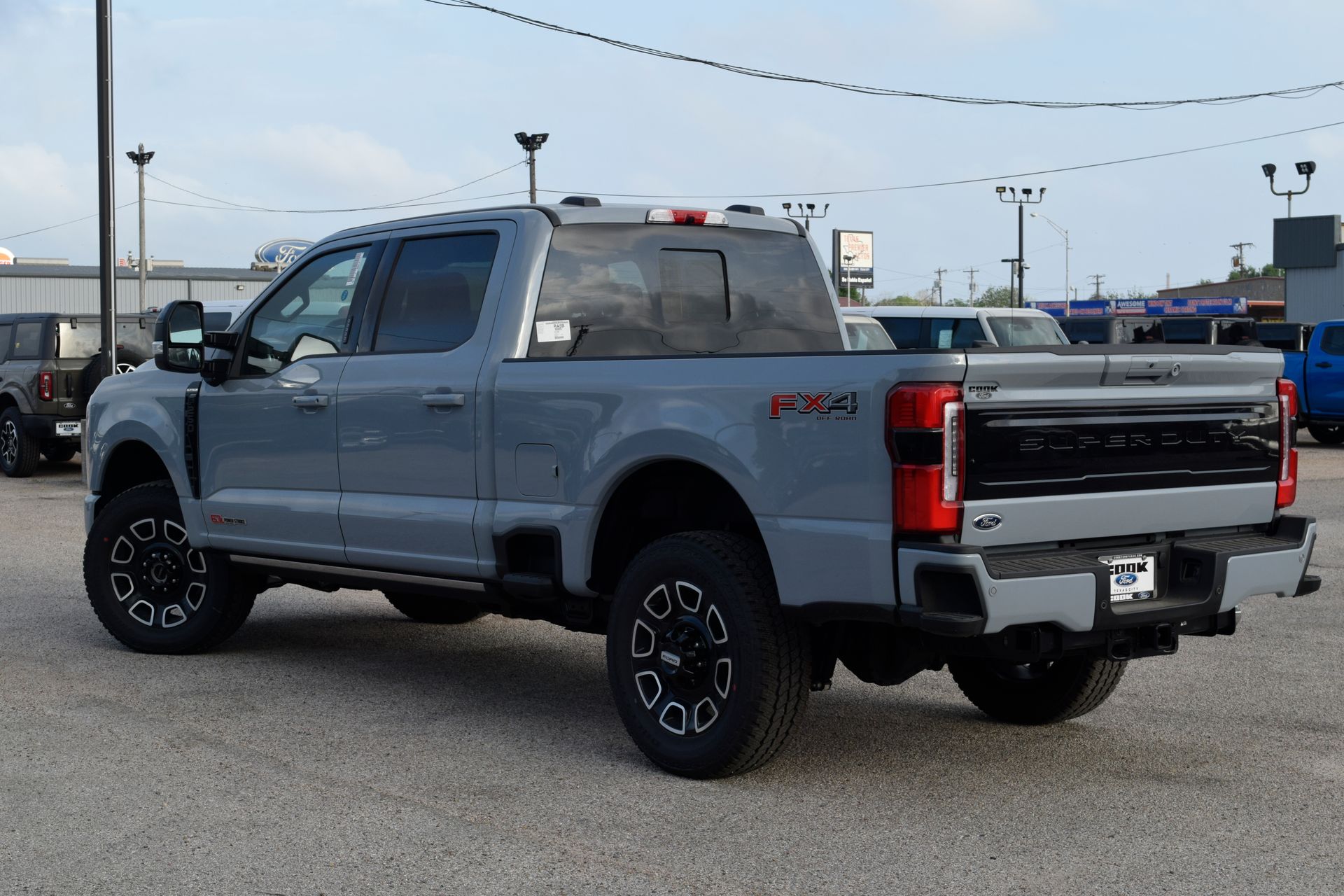 View vehicle photo 4