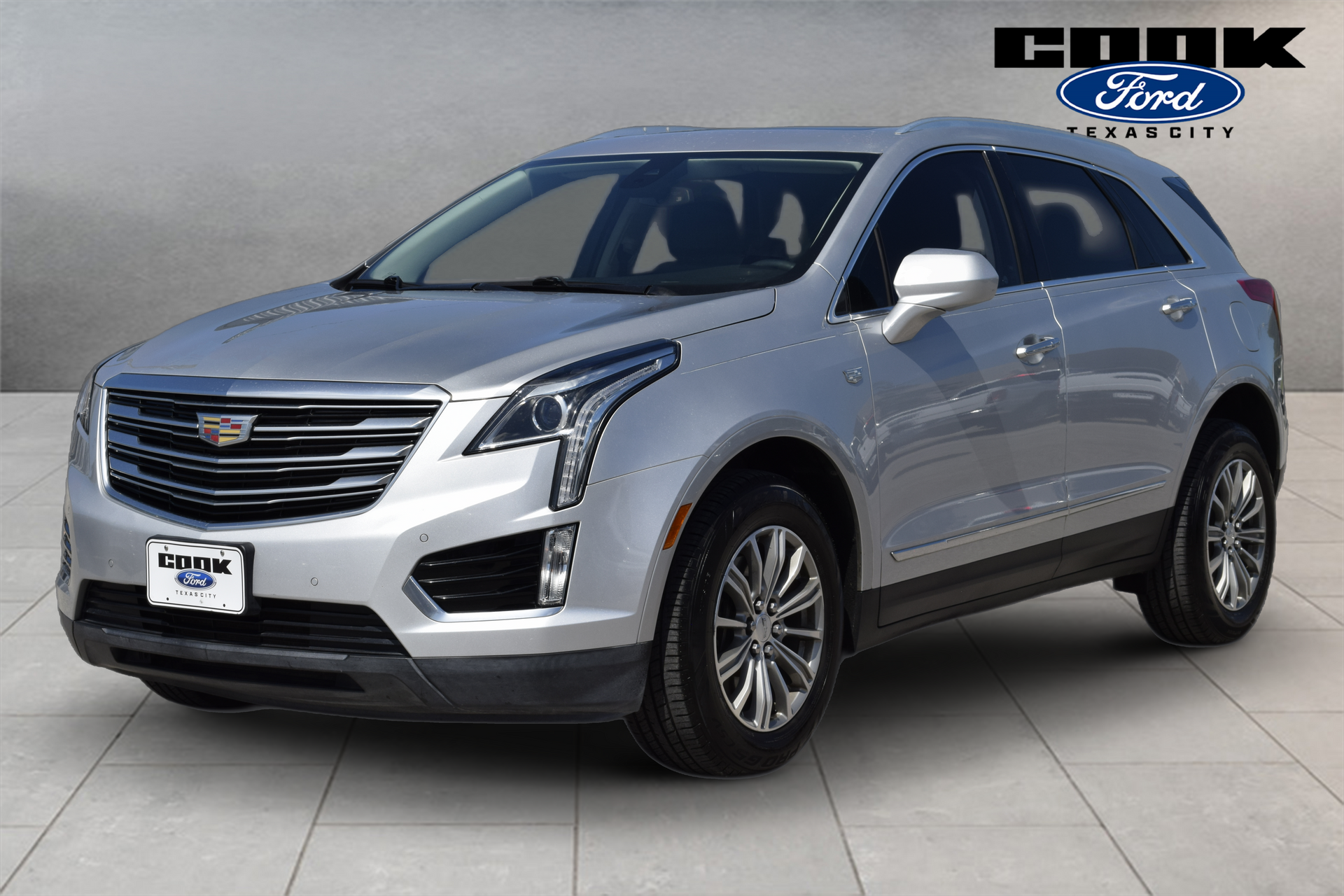 2018 Cadillac XT5 Luxury Silver at DeMontrond Ford