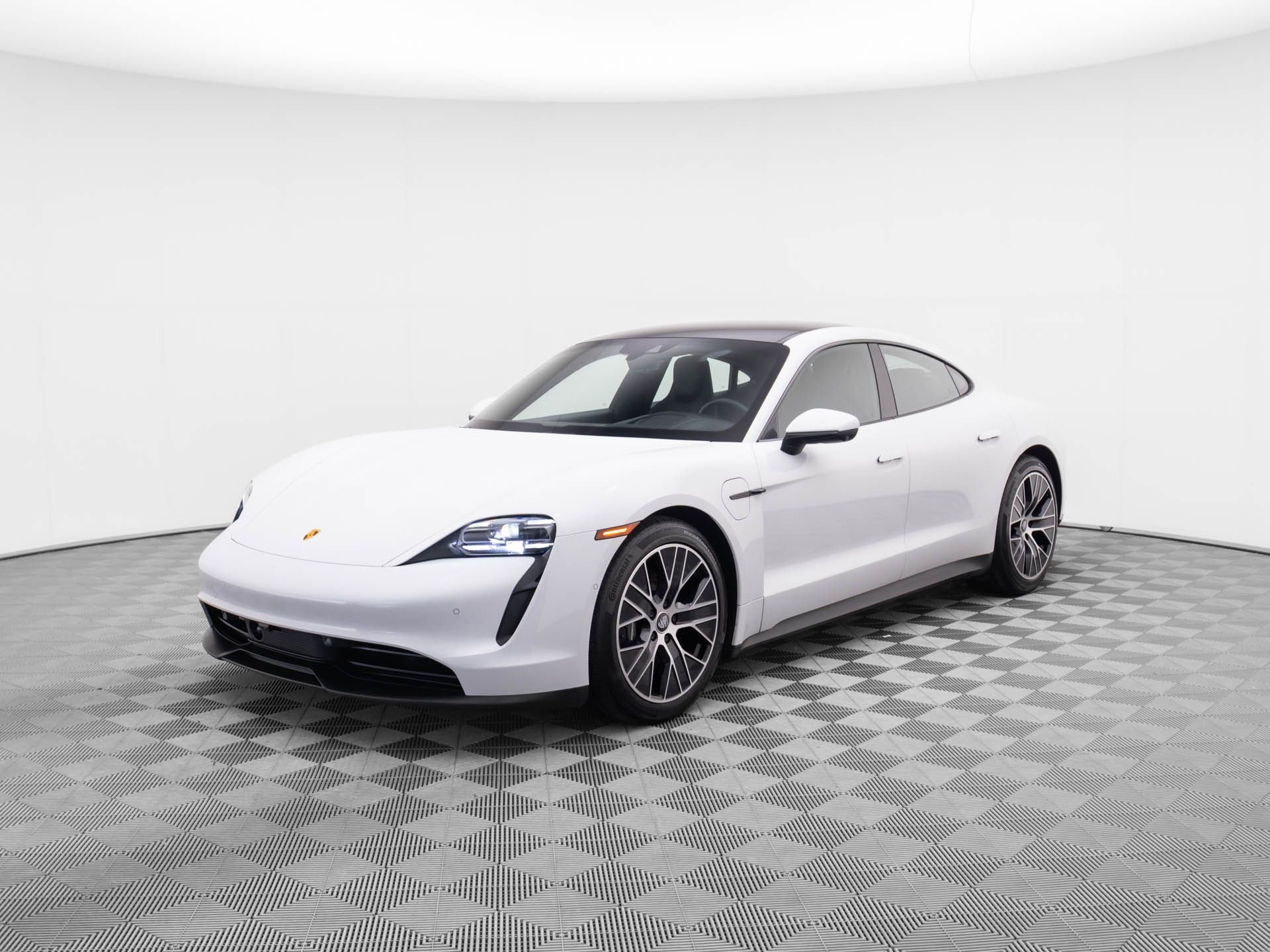 2022 Porsche Taycan  photo