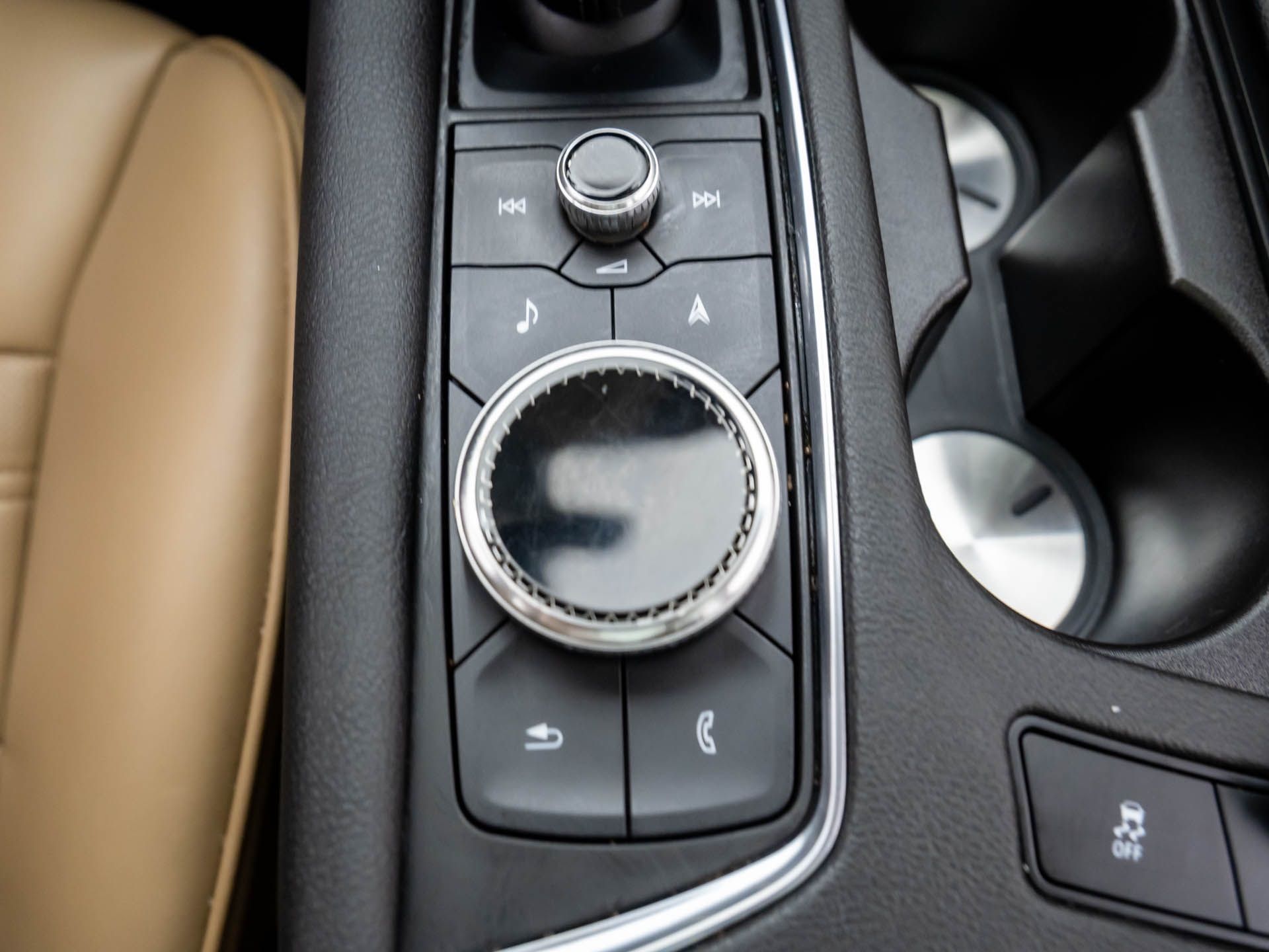 2022 Cadillac XT6 Premium Luxury photo