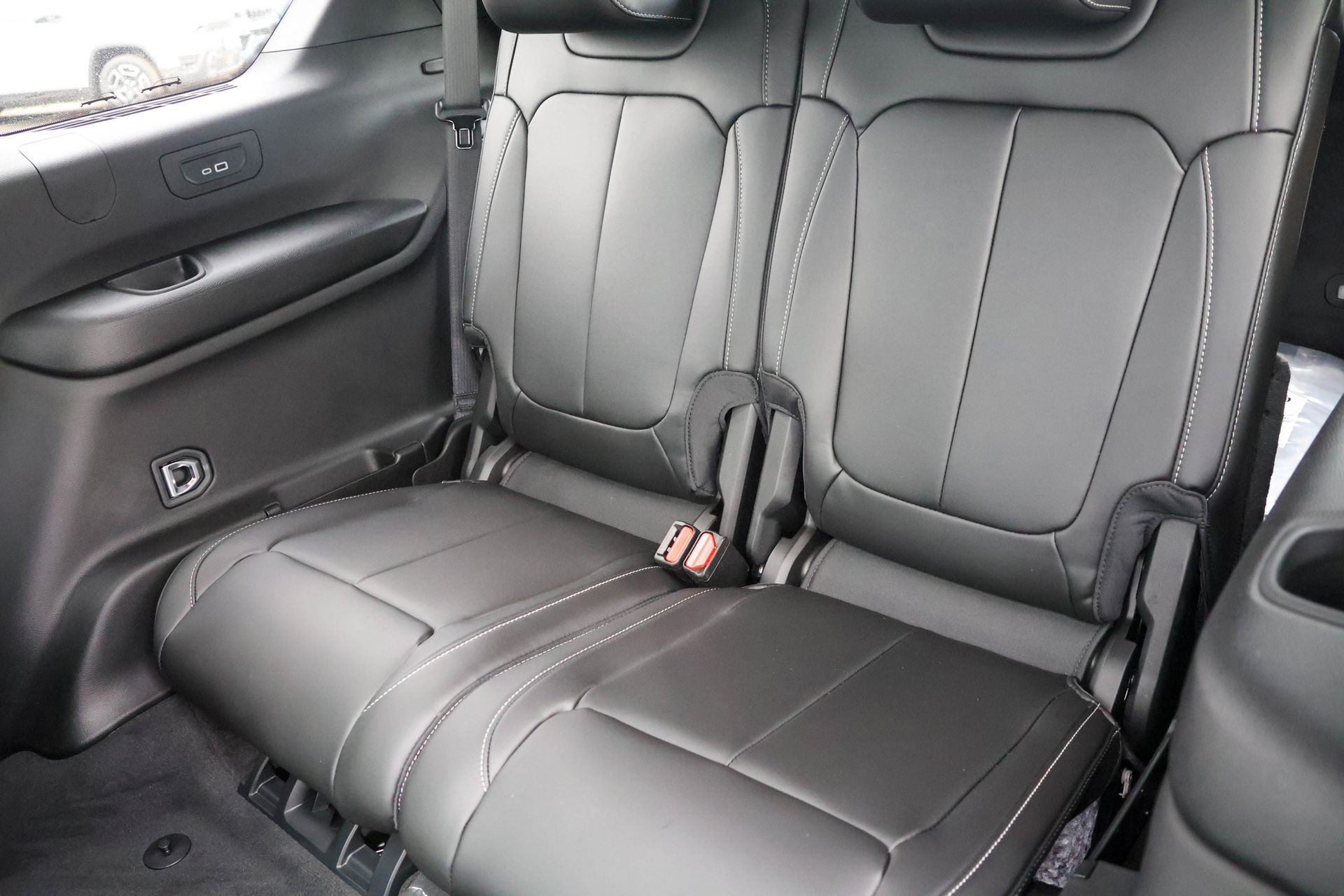 2026 JEEP GRAND CHEROKEE L - Image 15