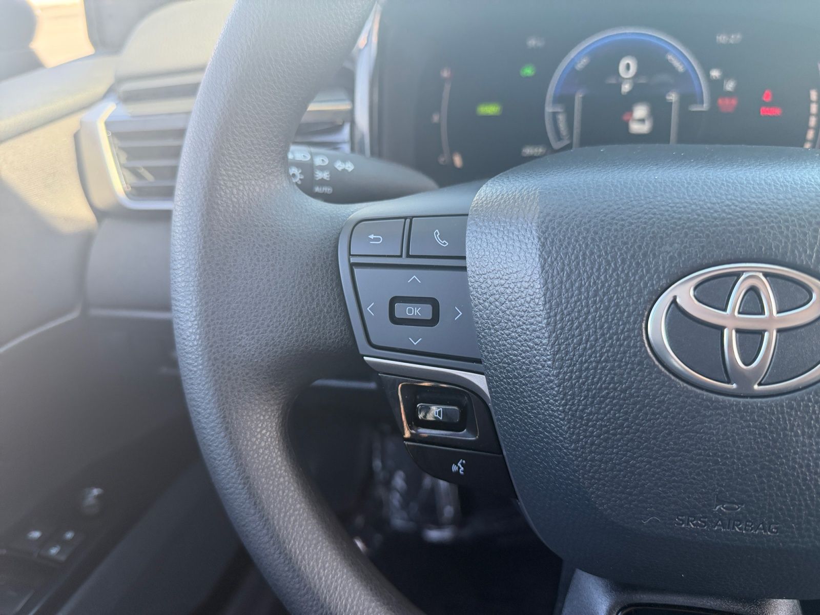 2025 Toyota Camry LE - Photo 20