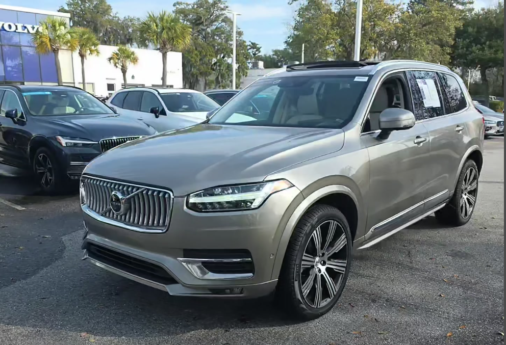 2022 Volvo XC90 T6 Inscription 6-Passenger AWD