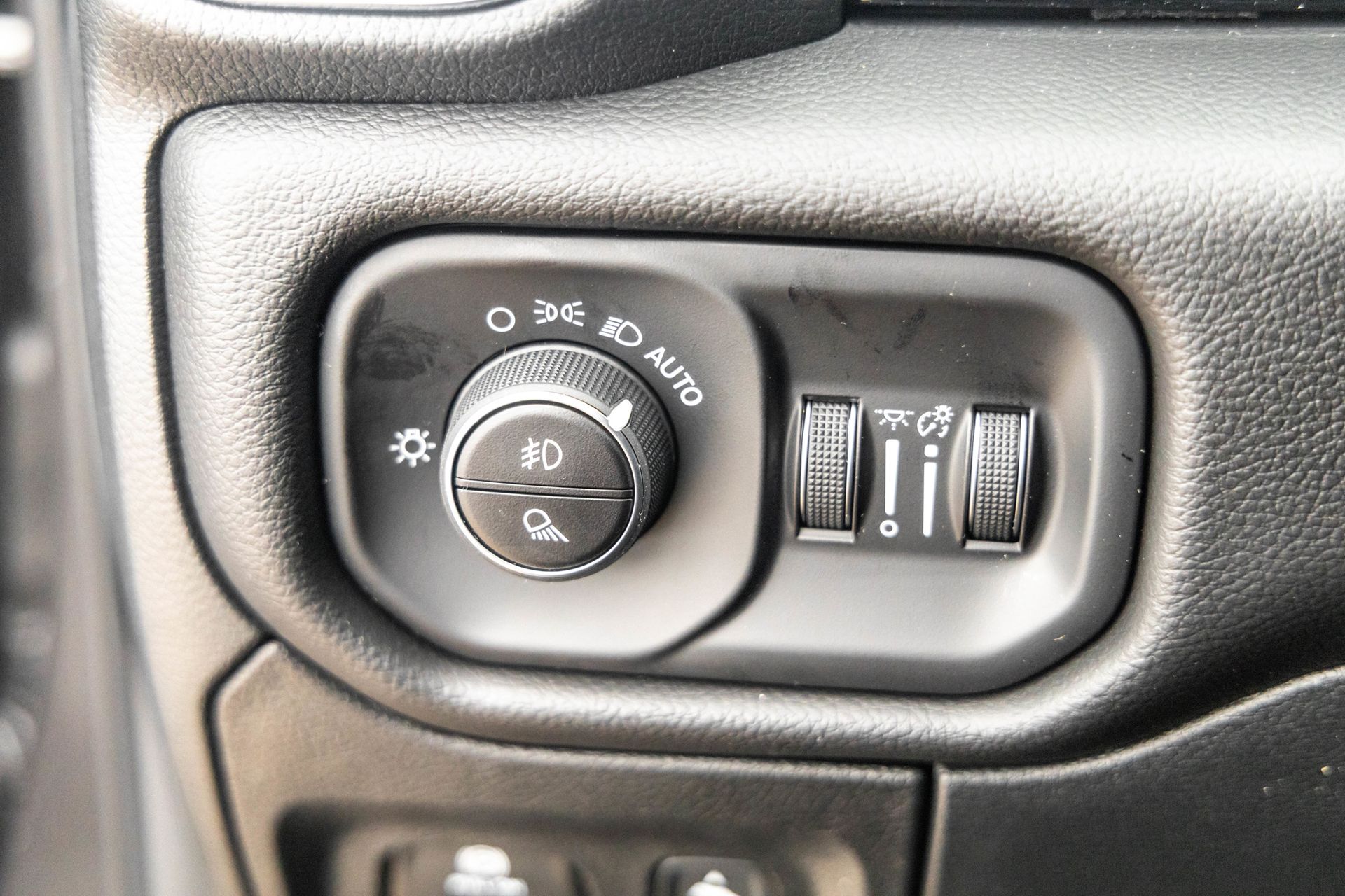 2026 RAM 1500 - Image 33