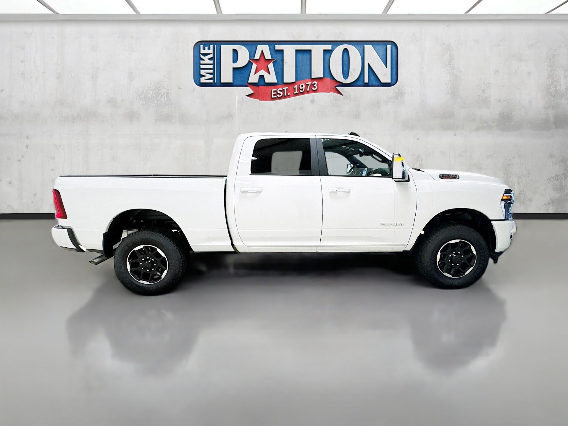 2026 RAM 2500 Laramie - Photo 8