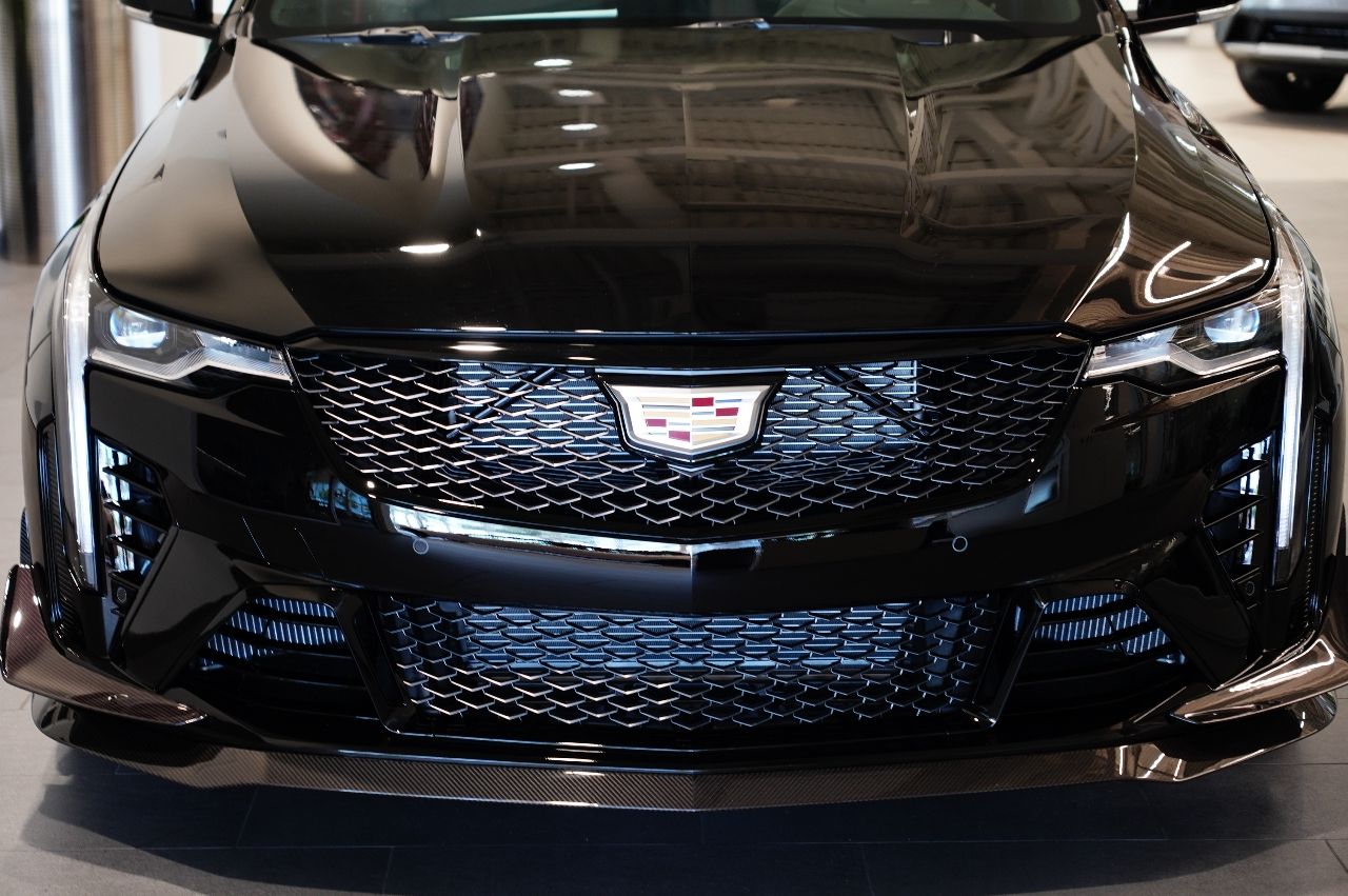 2025 Cadillac CT4 V-Series 7