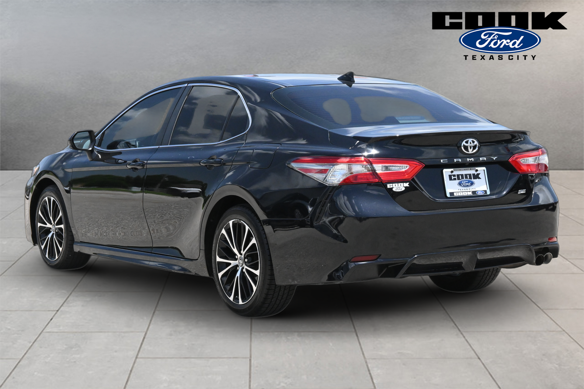 2019 Toyota Camry SE - 3