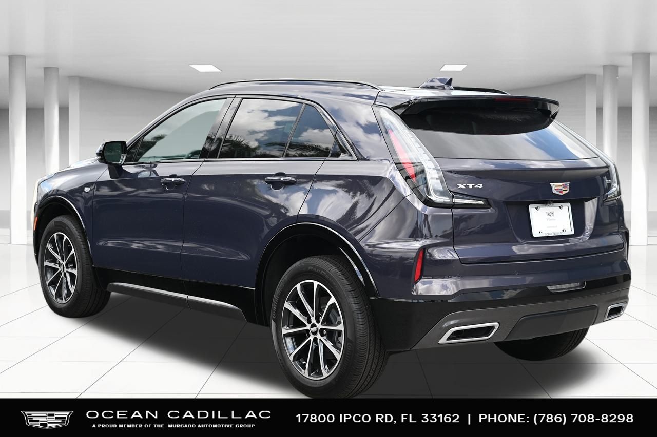 2024 Cadillac XT4 Sport 3