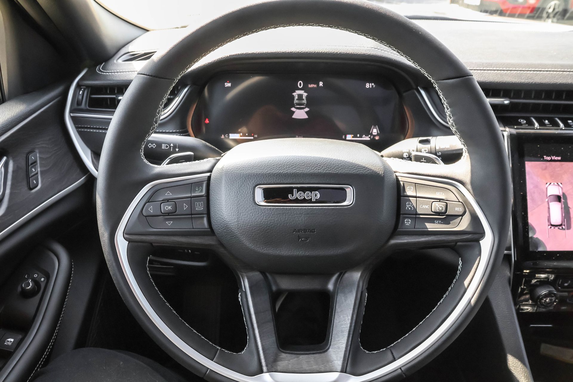 2025 JEEP GRAND CHEROKEE - Image 28