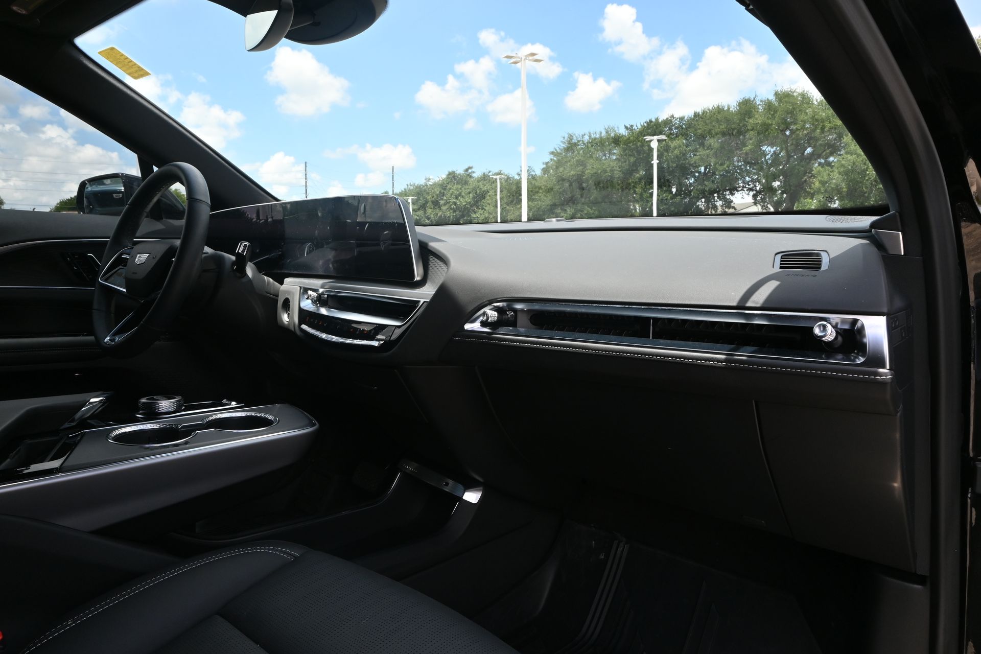 2025 Cadillac LYRIQ Luxury Black at Ultimate Motorsports