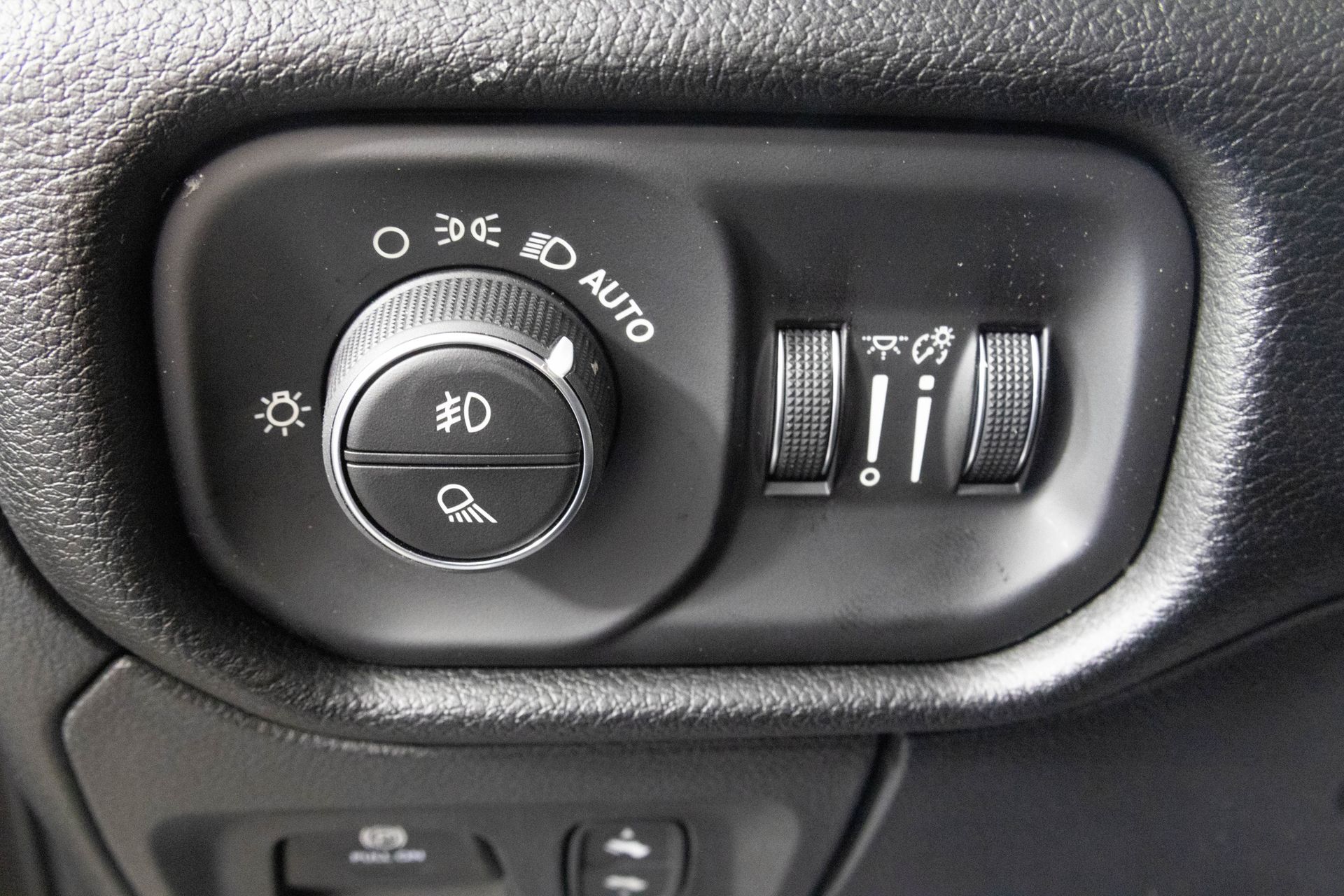 2026 RAM 1500 - Image 18