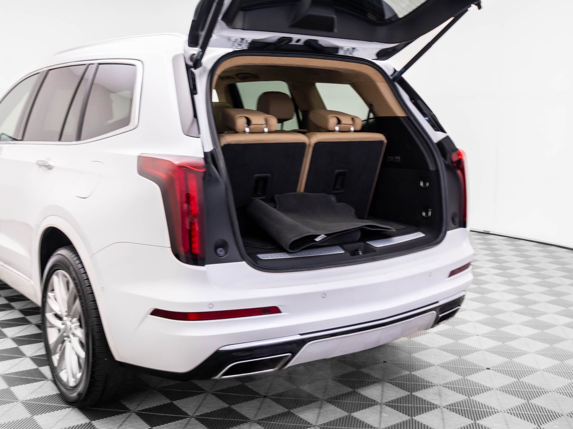 2022 Cadillac XT6 Premium Luxury photo