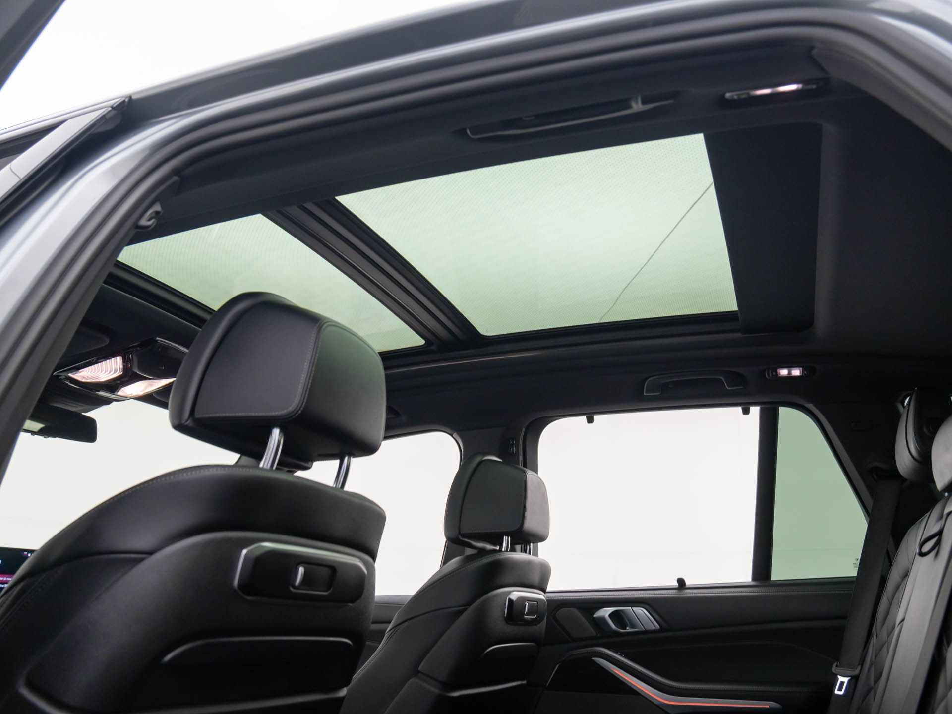 2024 BMW X5 M60i photo