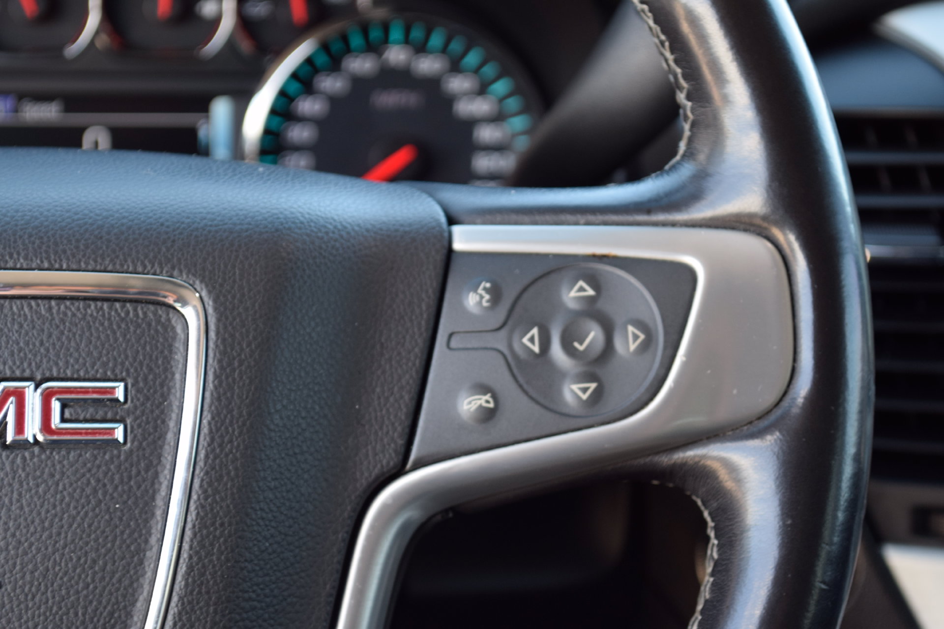 2019 GMC Yukon SLT - 6
