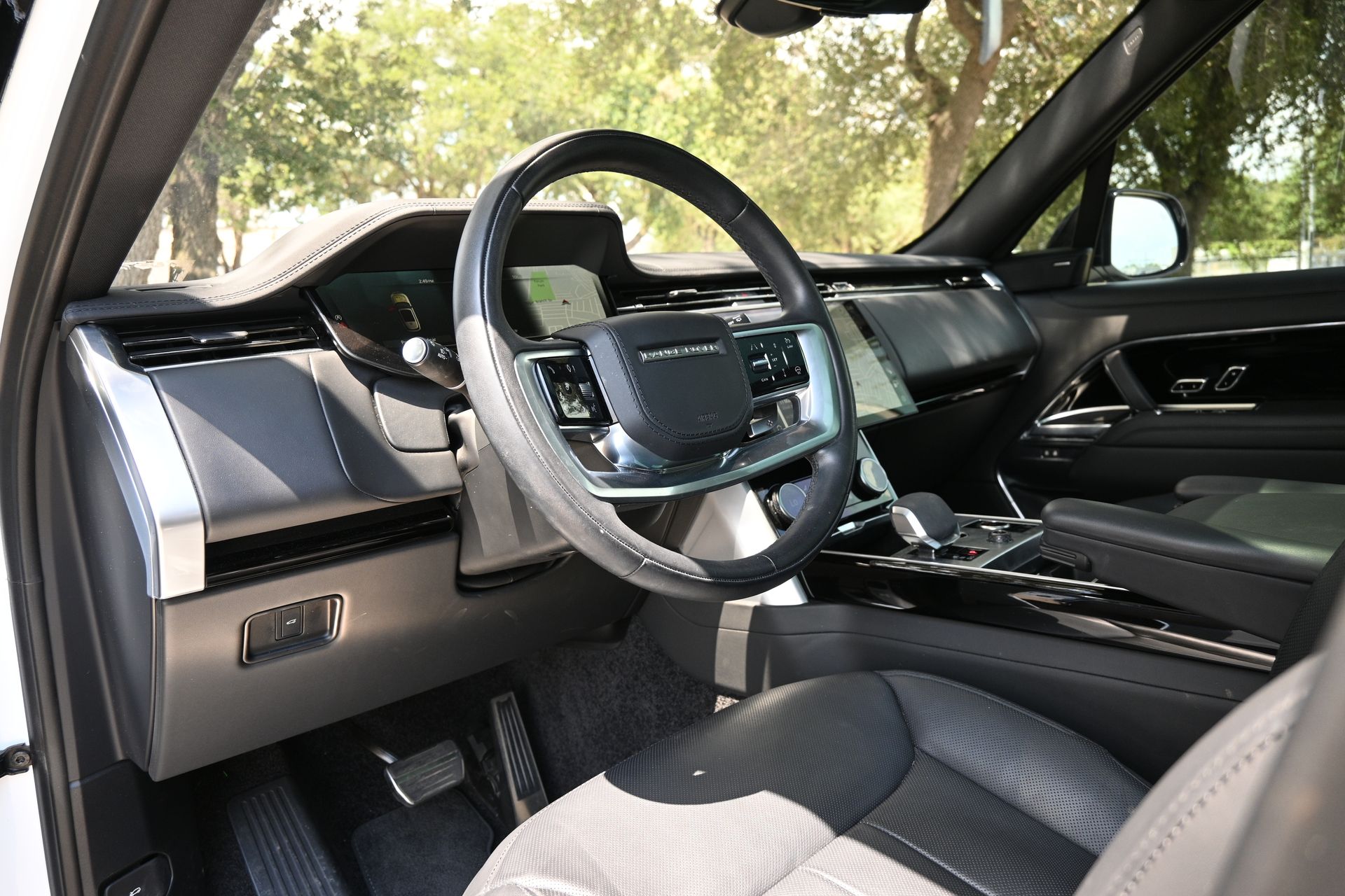 2023 Land Rover Range Rover SE White at Genesis of Spring