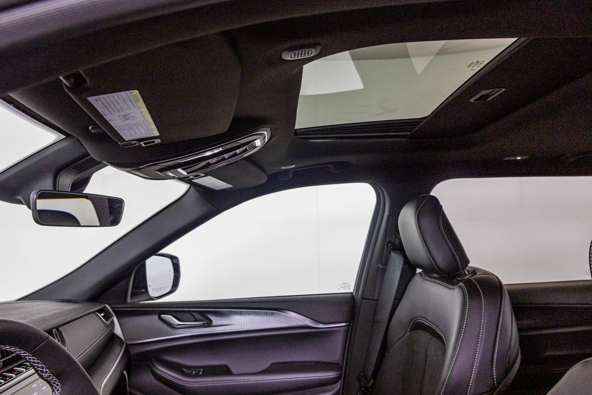 2025 JEEP GRAND CHEROKEE L - Image 24