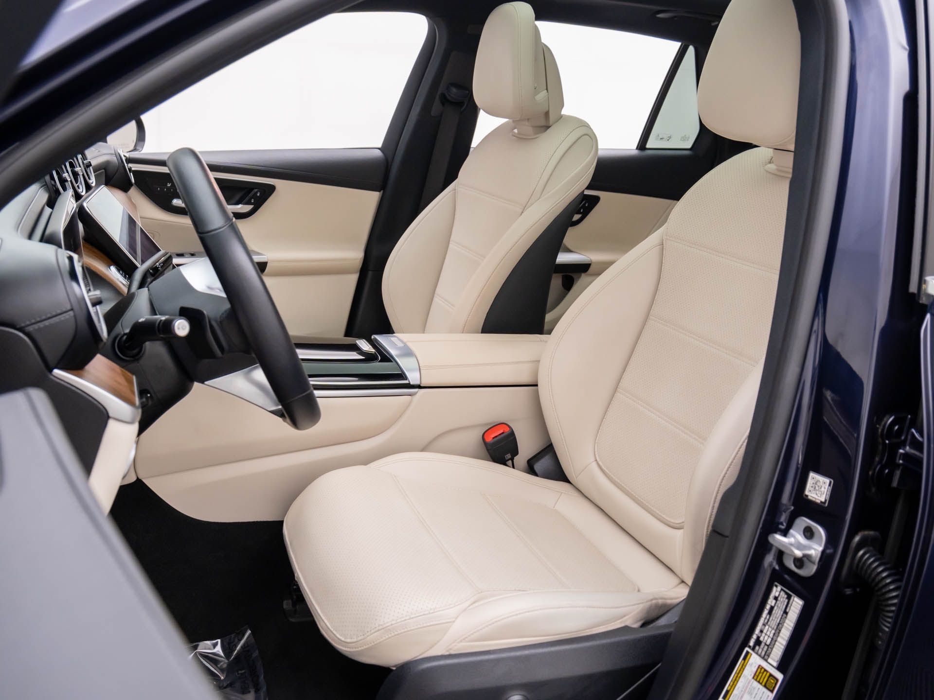 2023 Mercedes-Benz GLC GLC 300 photo