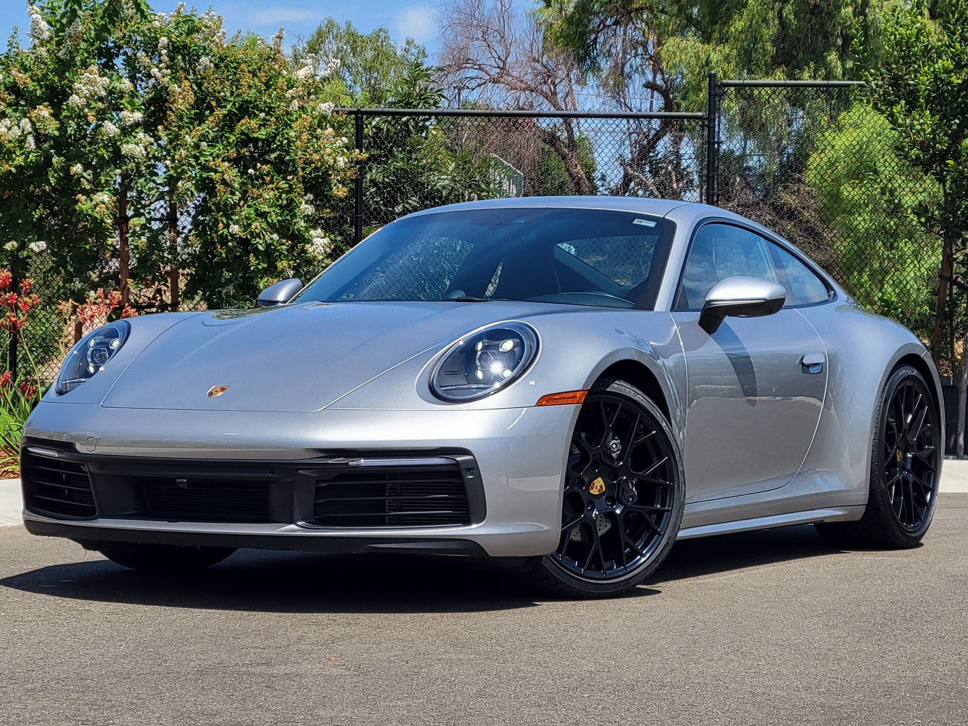 GT Silver Metallic 2022 Porsche 911 Coupe Rear-Wheel Drive 8-Speed Dual Clutch