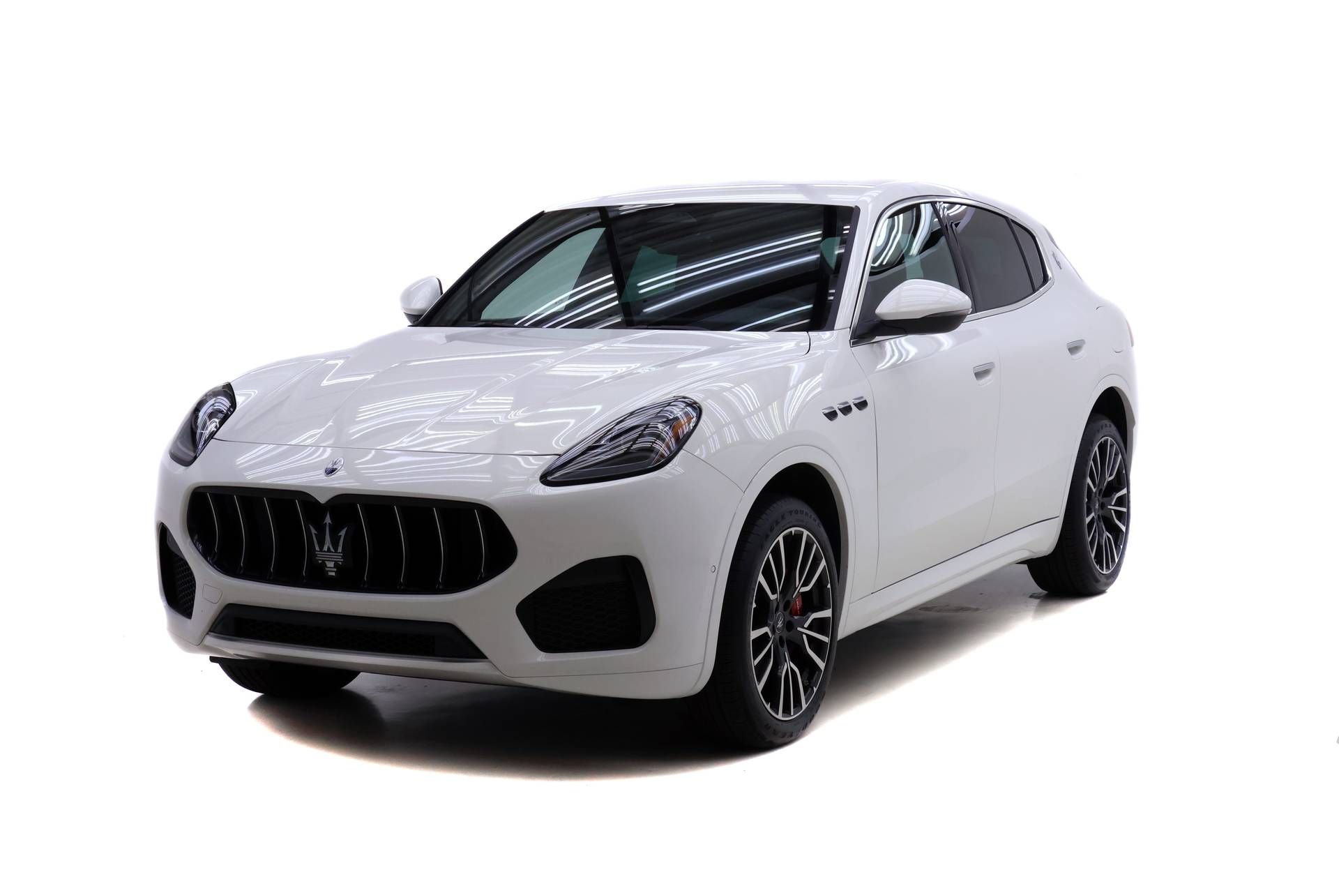 Bianco 2025 Maserati Grecale SUV / Crossover All-Wheel Drive 8-Speed Automatic