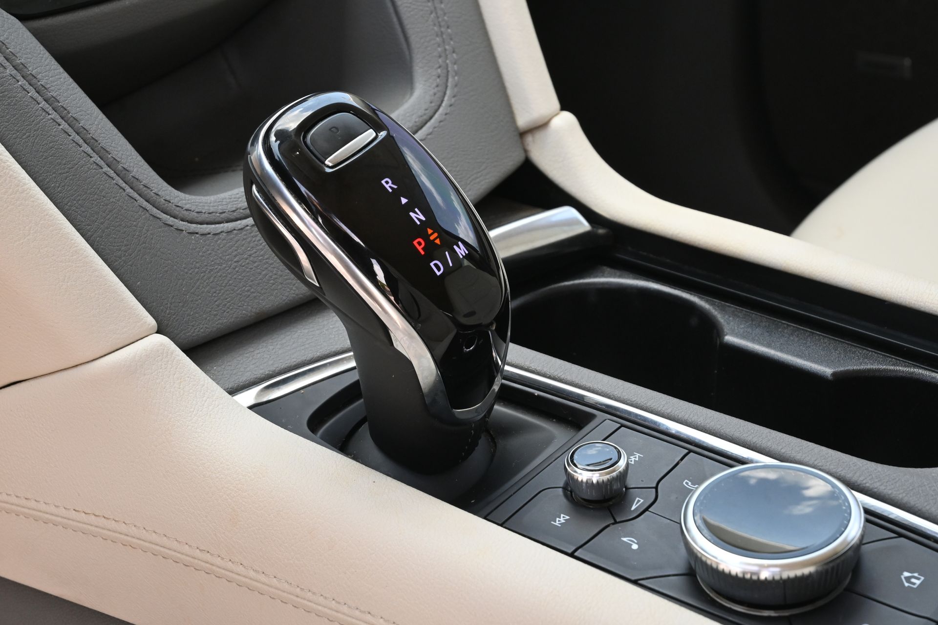 2021 Cadillac XT5 Premium Luxury Gray at EAG Ford Navasota