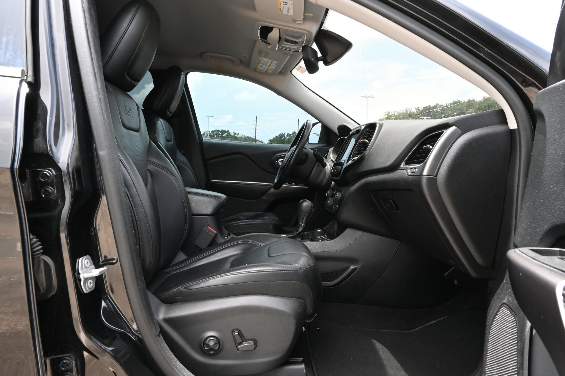 2019 Jeep Cherokee Limited Black at EAG Ford Navasota