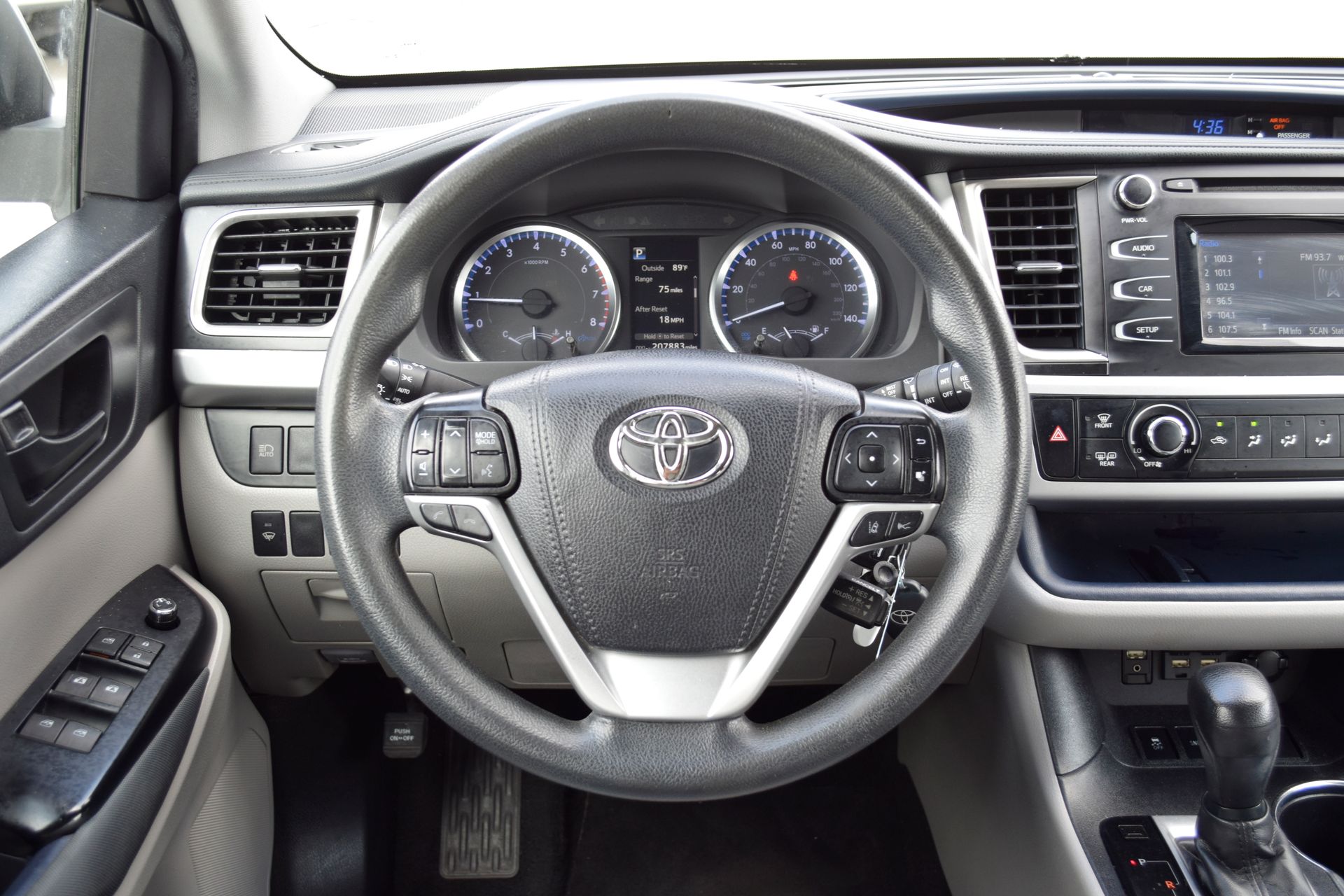 2019 Toyota Highlander LE White at Westside Lexus