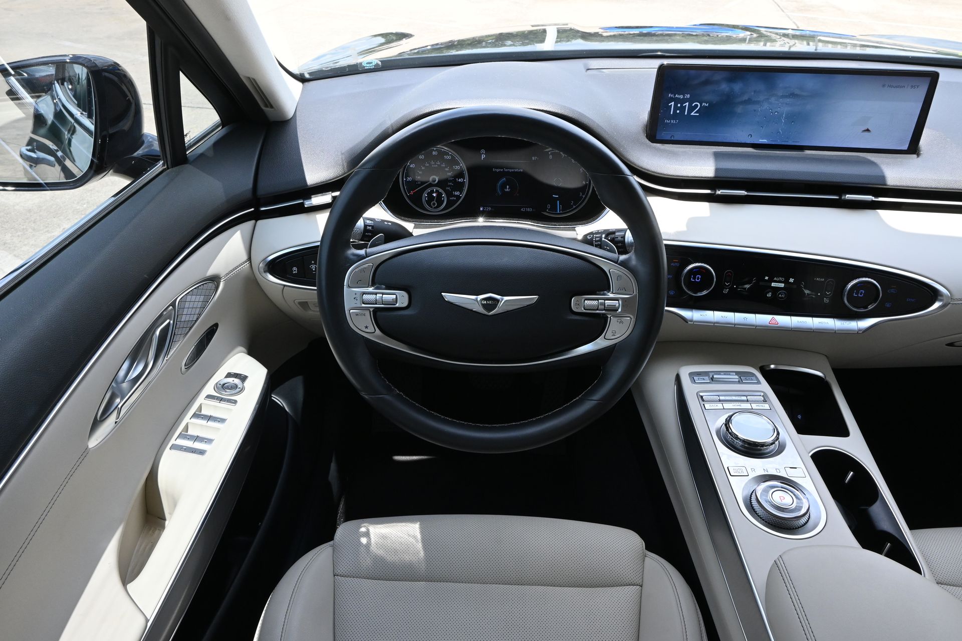 2024 Genesis GV70 2.5T Black at AutoSavvy Houston Southwest