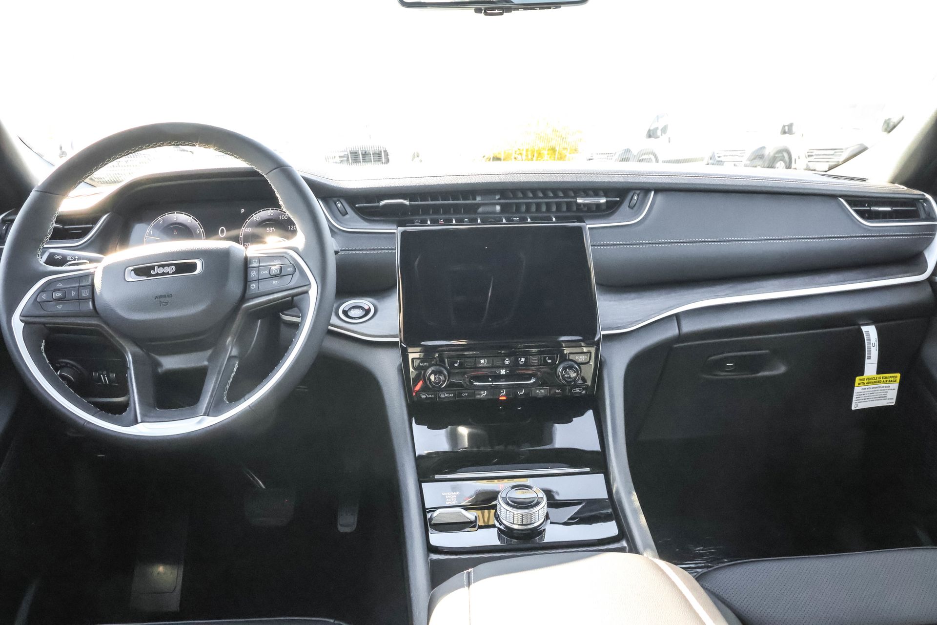 2025 JEEP GRAND CHEROKEE L - Image 19