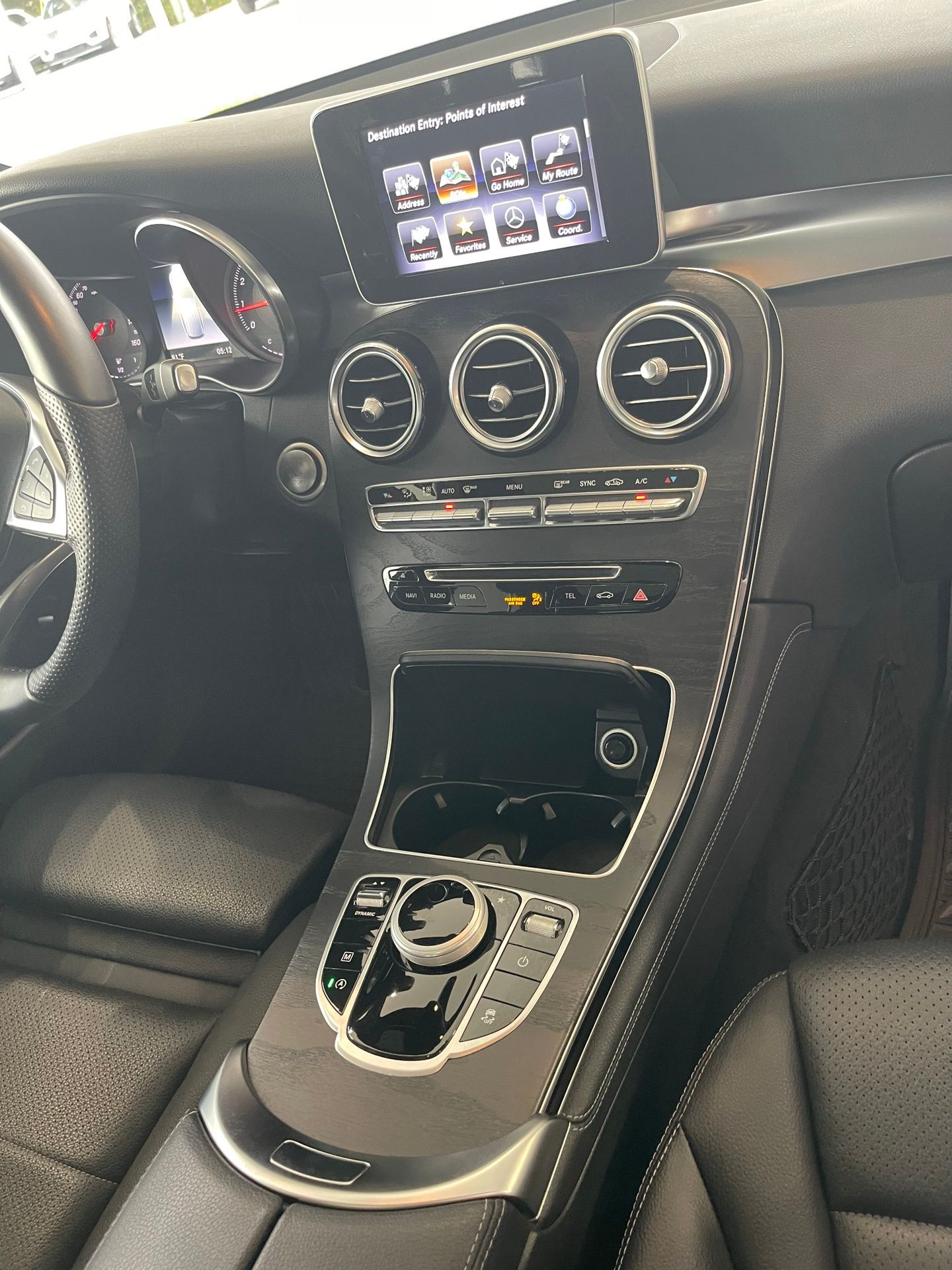 2018 Mercedes-Benz GLC GLC 300 32