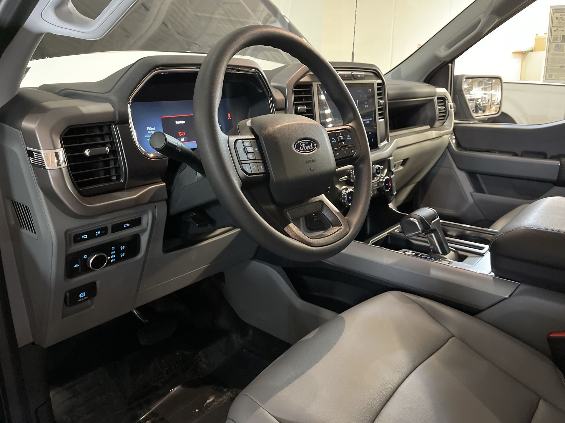 2024 Ford F-150 Lightning Pro - Photo 28