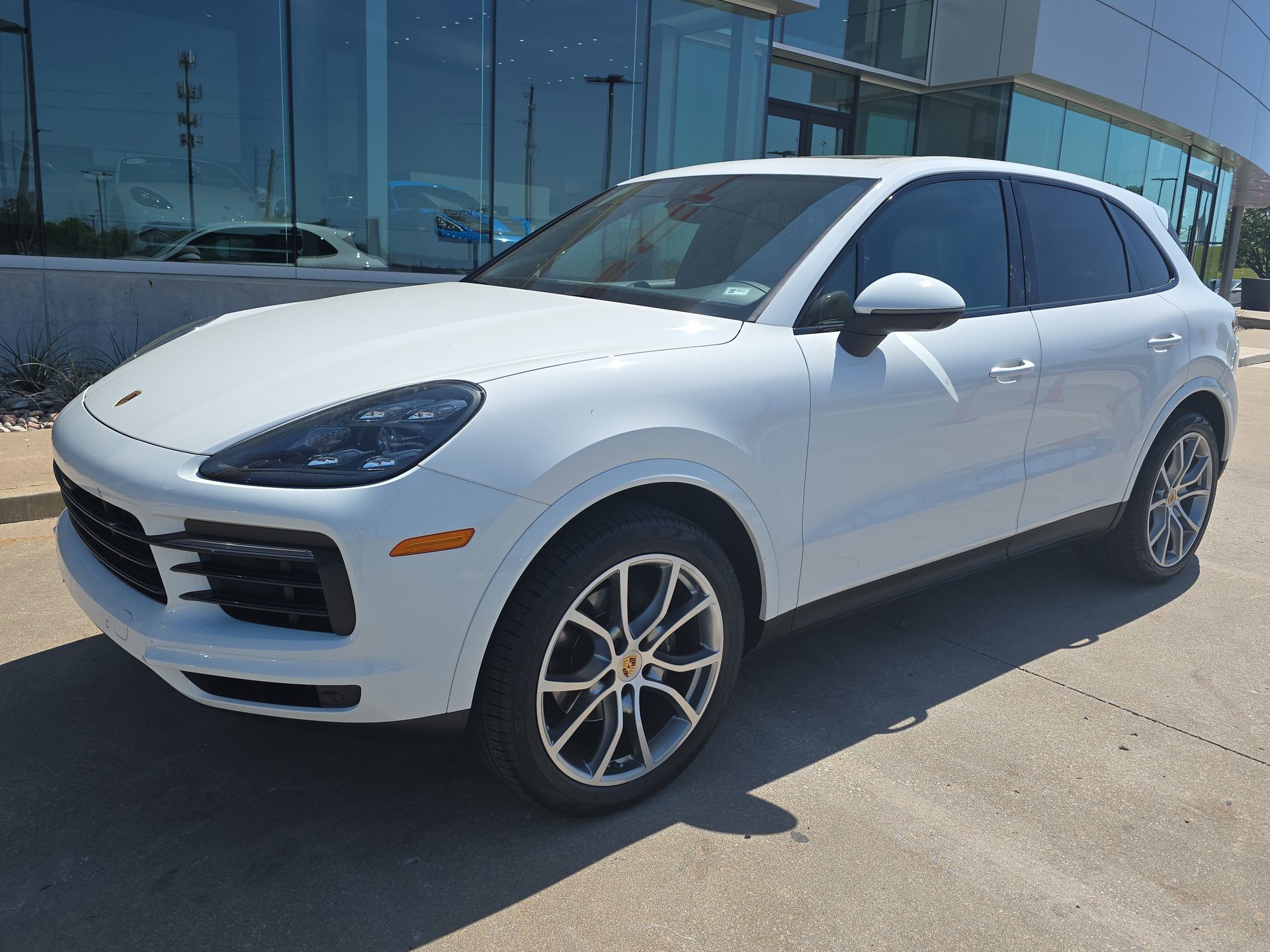 White 2019 Porsche Cayenne AWD SUV / Crossover All-Wheel Drive 8-Speed Automatic