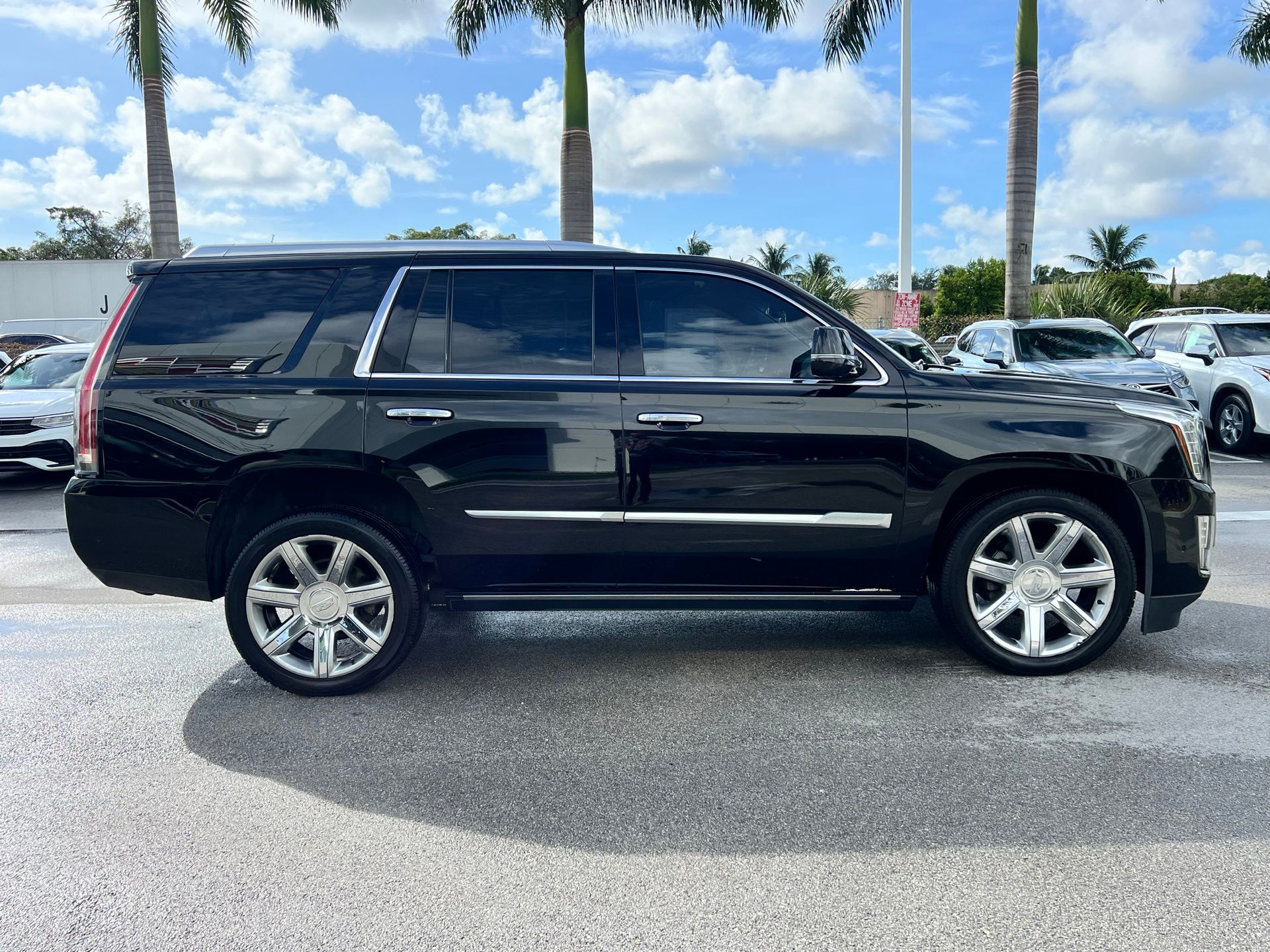 2018 Cadillac Escalade Premium Luxury 23