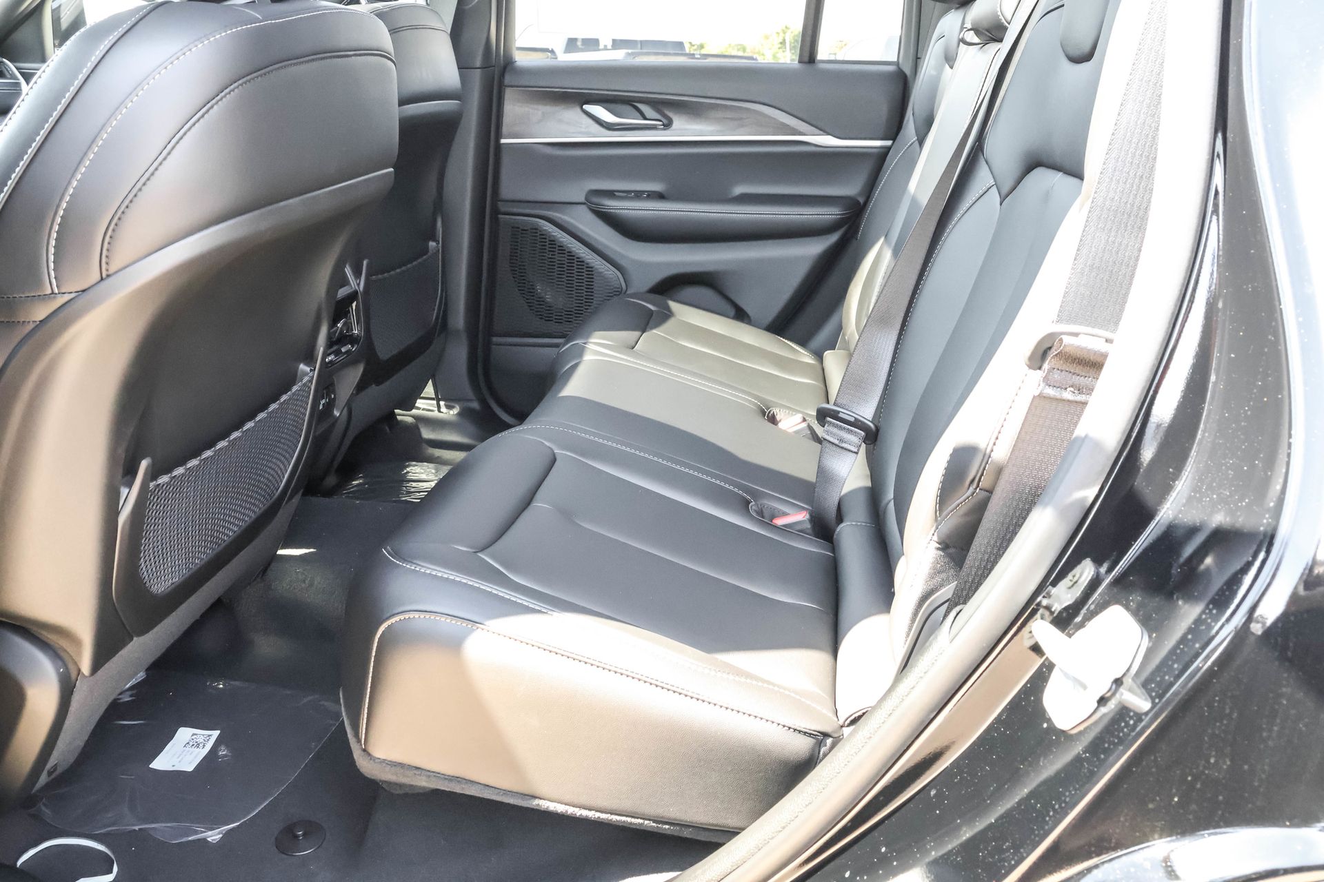 2025 JEEP GRAND CHEROKEE - Image 14