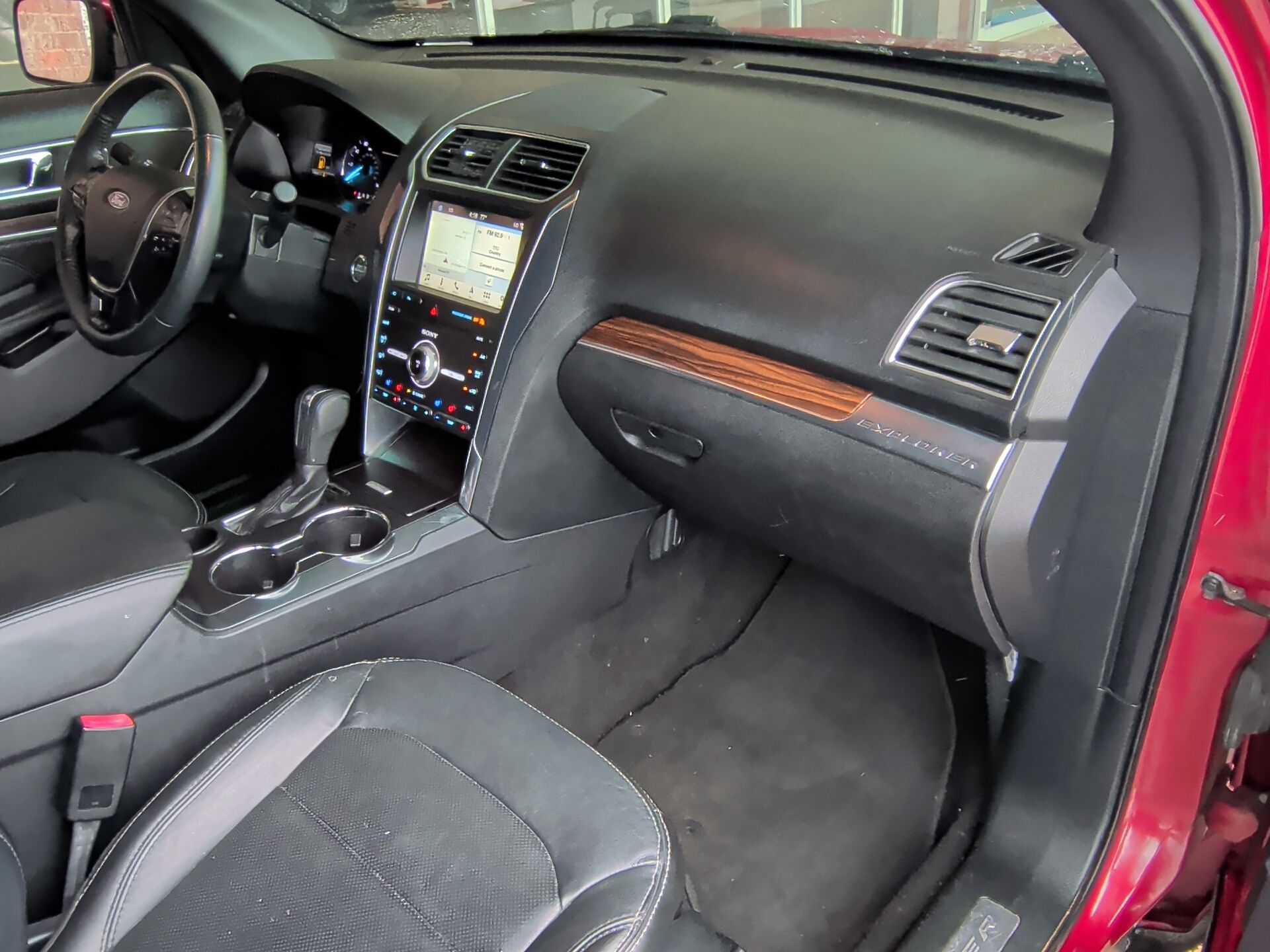 2019 Ford Explorer Limited Red at Autostrade