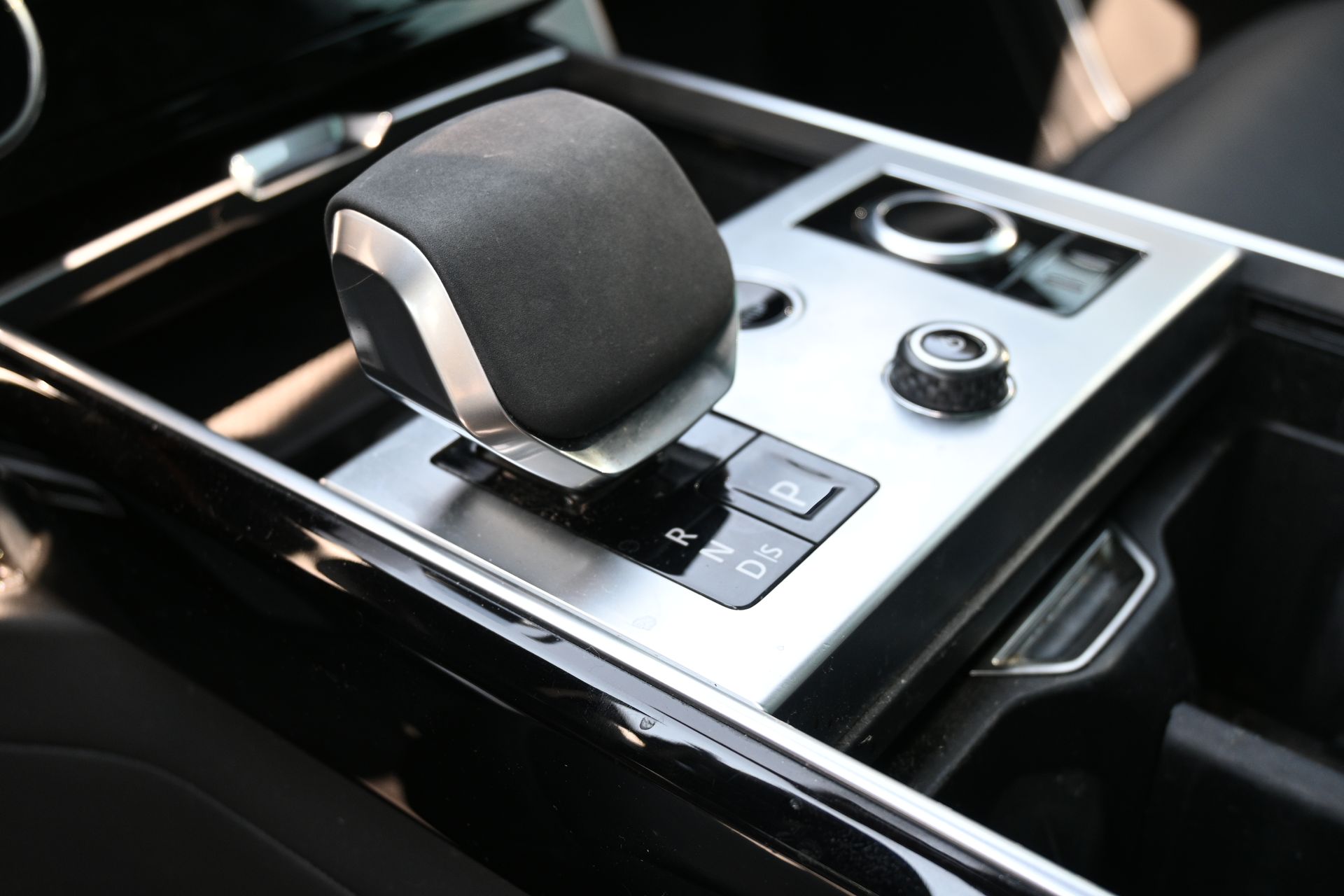2023 Land Rover Range Rover SE White at Genesis of Spring