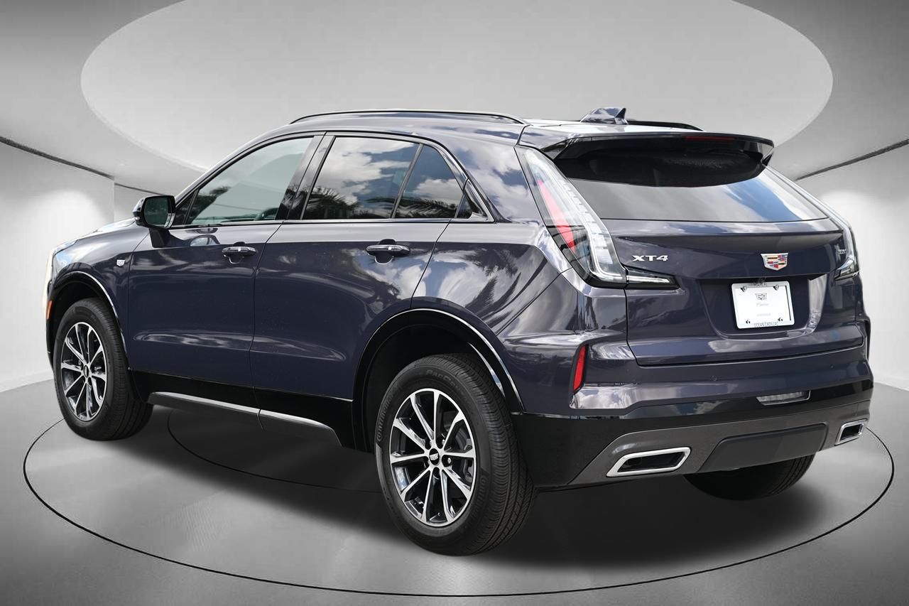 2024 Cadillac XT4 Sport 3