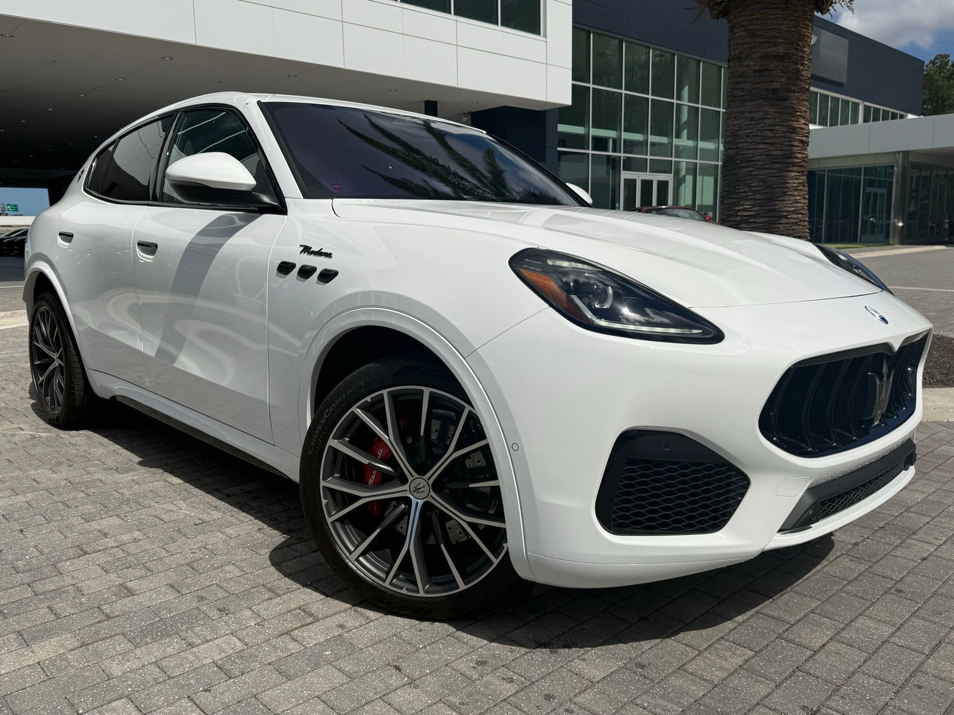 Bianco 2026 Maserati Grecale SUV / Crossover All-Wheel Drive 8-Speed Automatic