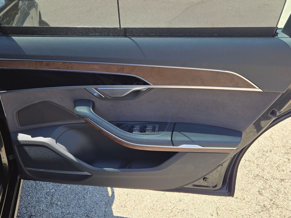 2022 Audi A8 L 55 Quattro photo 13