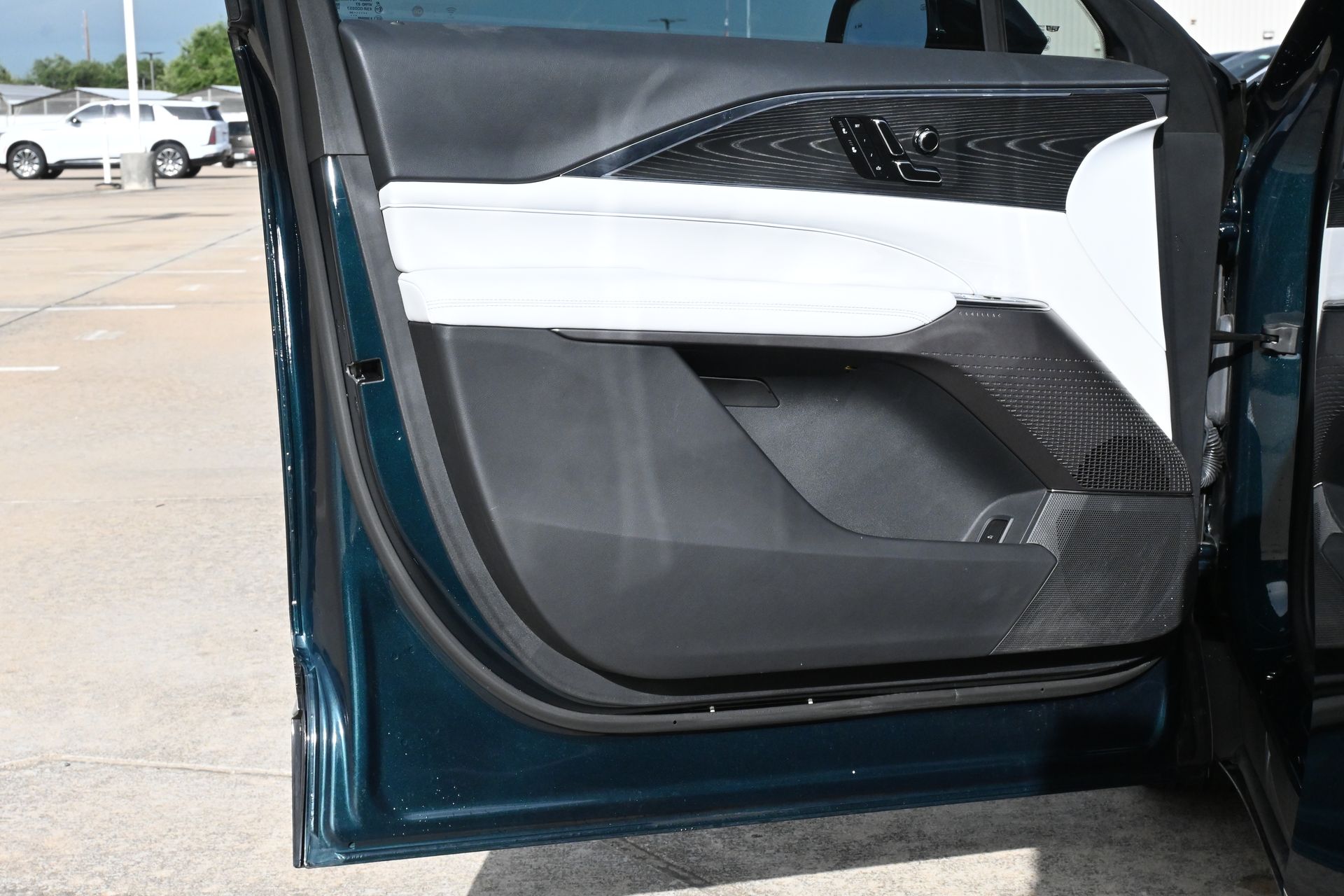 2024 Cadillac LYRIQ Luxury Green at Bayway Cadillac of The Woodlands