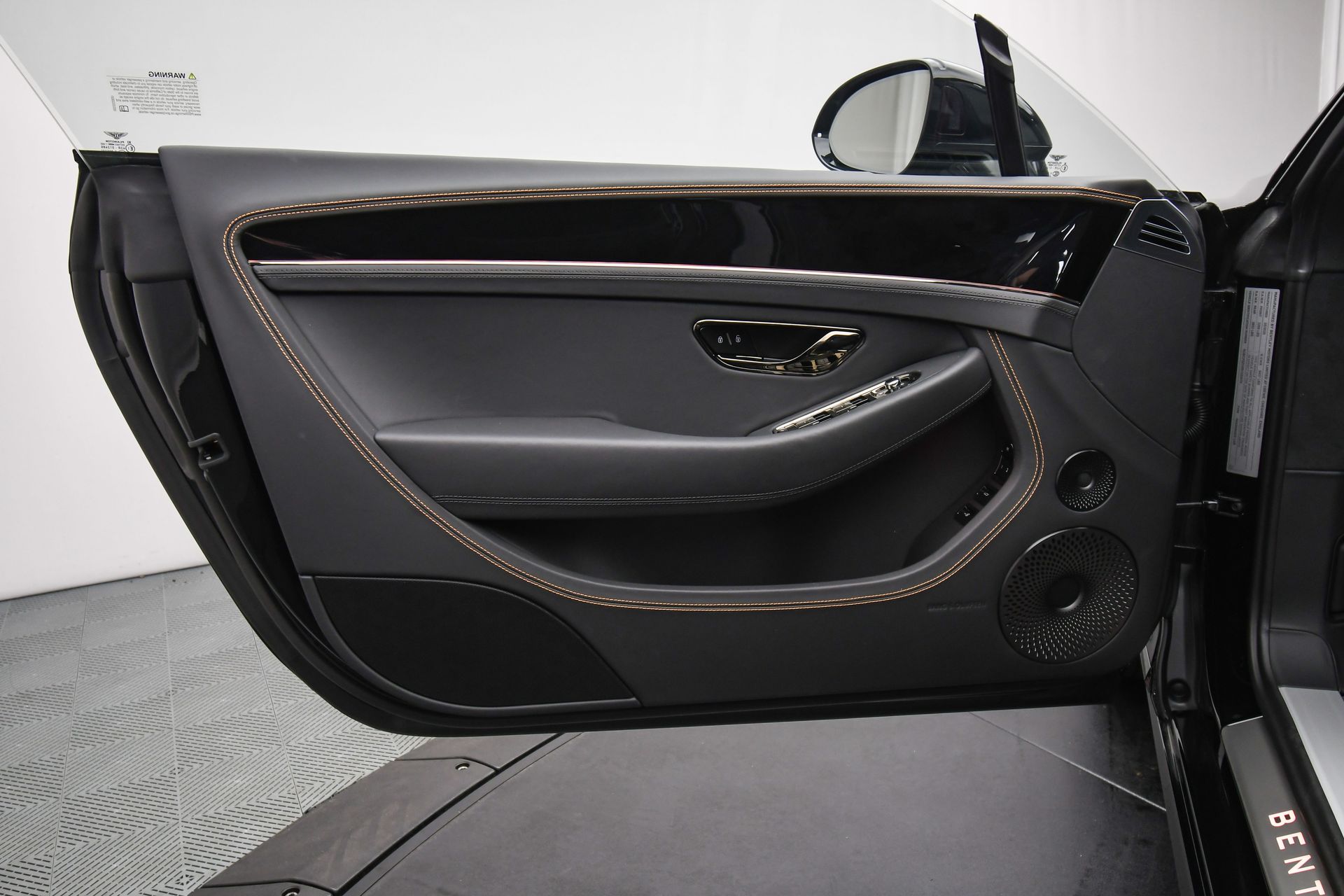 2025 Bentley Continental GT Black Edition - Photo 47